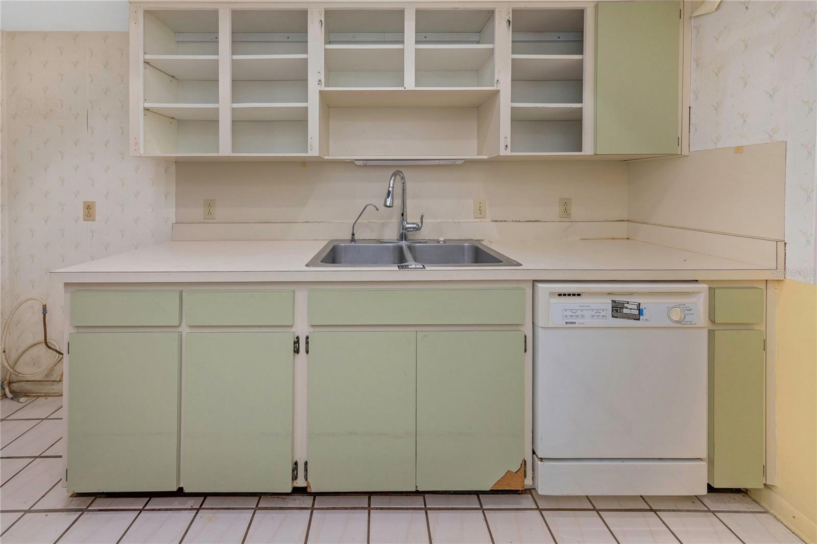Kitchen - Left View