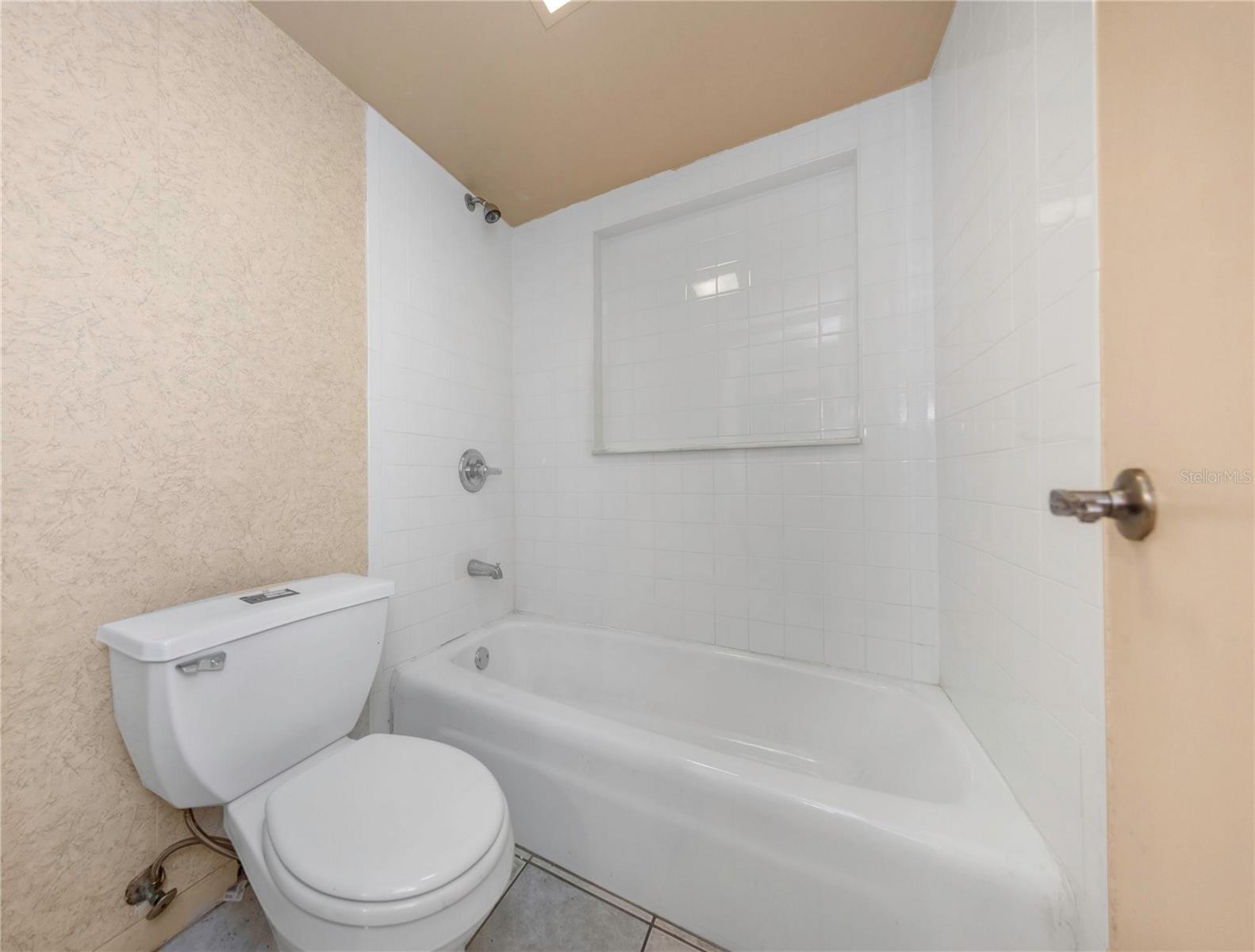 Bathroom #2 - Tub