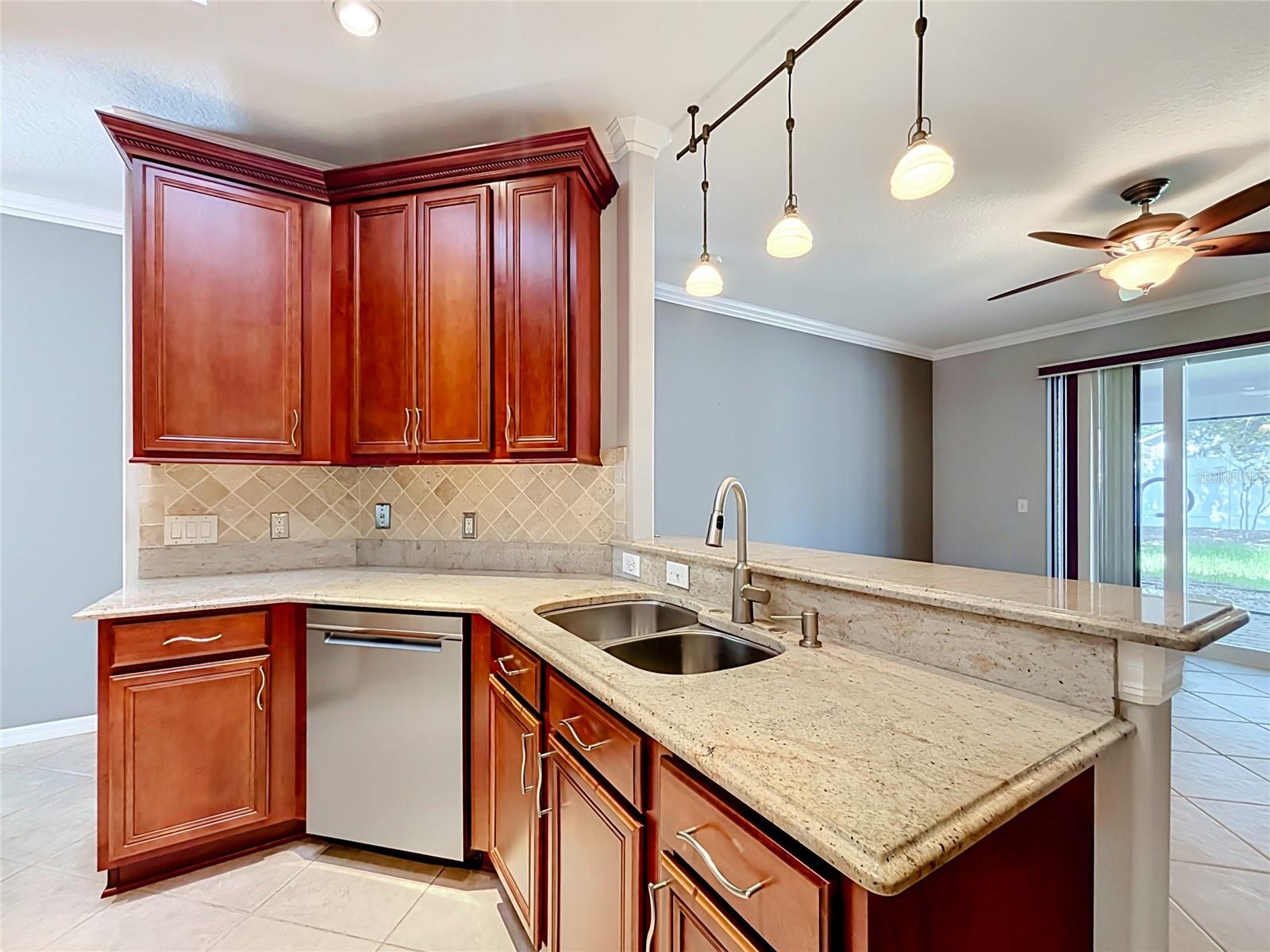 111 KNOLLWOOD DRIVE, Davenport, FL 33837