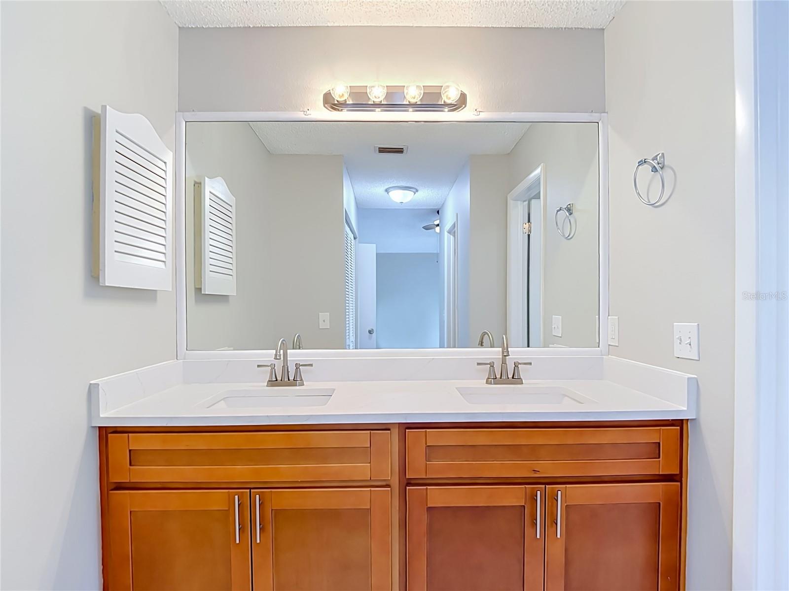 1960 GREGORY DRIVE, Tampa, FL 33613