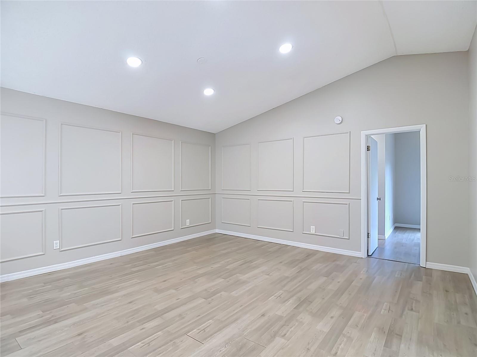 1960 GREGORY DRIVE, Tampa, FL 33613