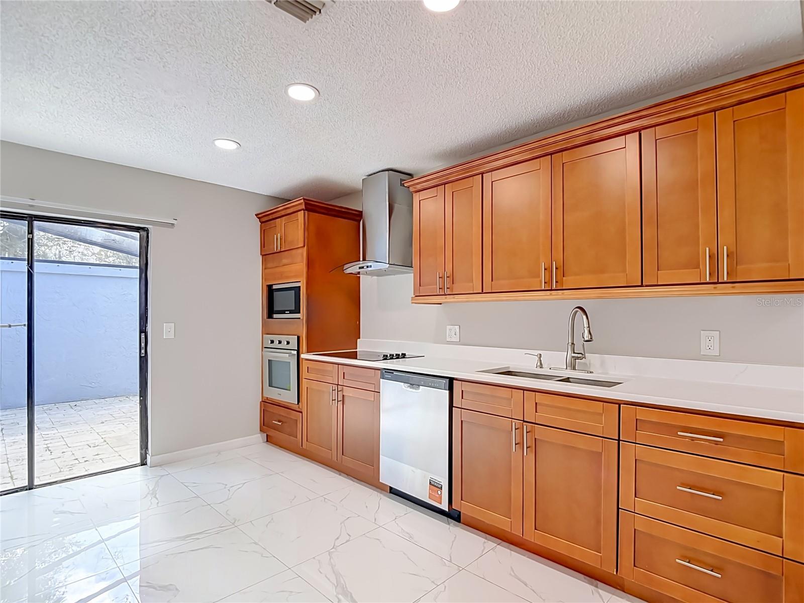 1960 GREGORY DRIVE, Tampa, FL 33613