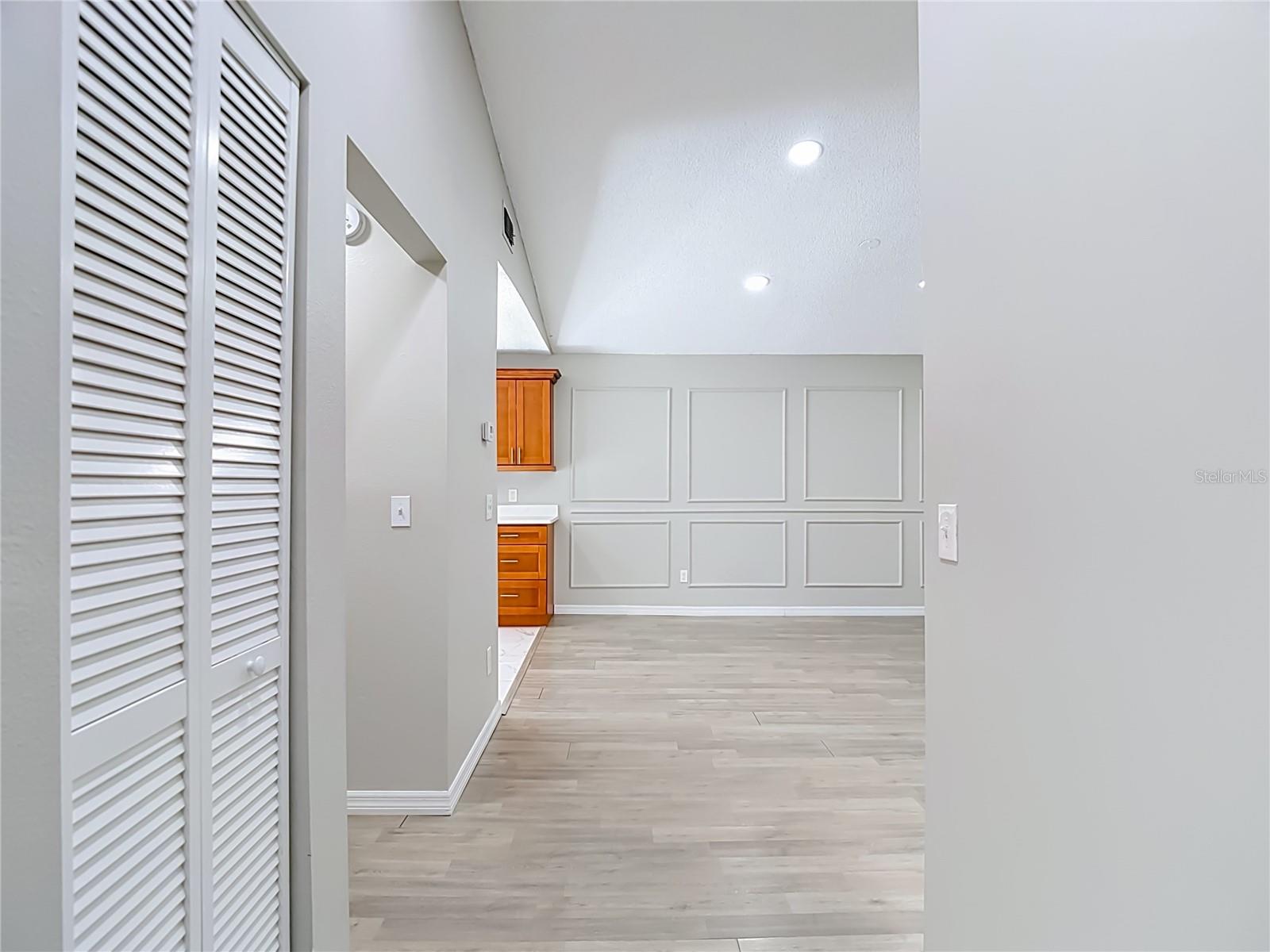 1960 GREGORY DRIVE, Tampa, FL 33613
