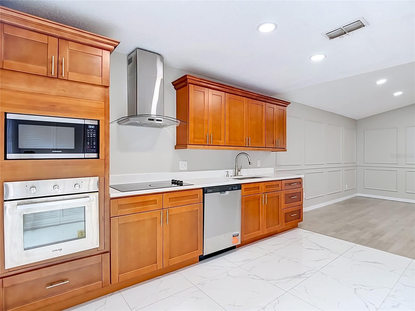 1960 GREGORY DRIVE, Tampa, FL 33613