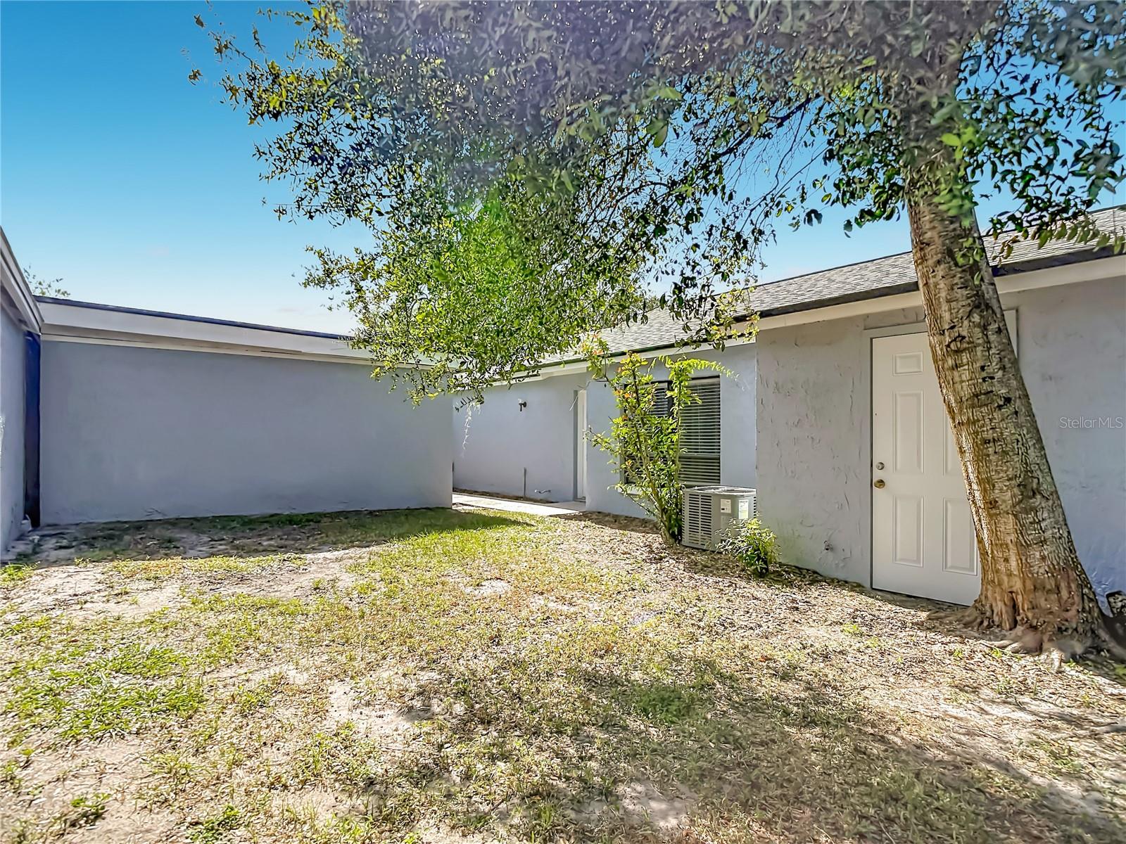 1960 GREGORY DRIVE, Tampa, FL 33613