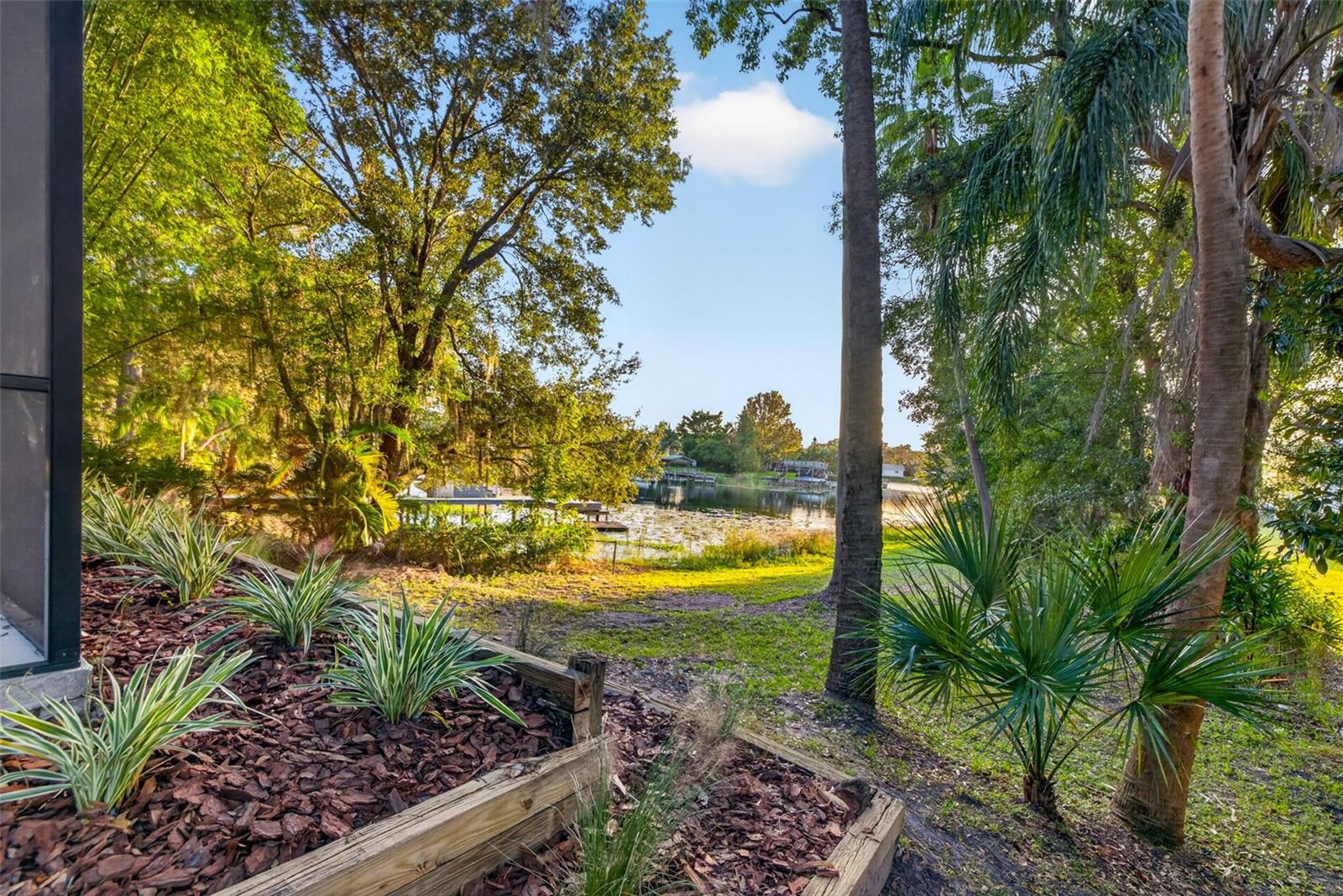 2404 CARROLL PLACE, Tampa, FL 33612