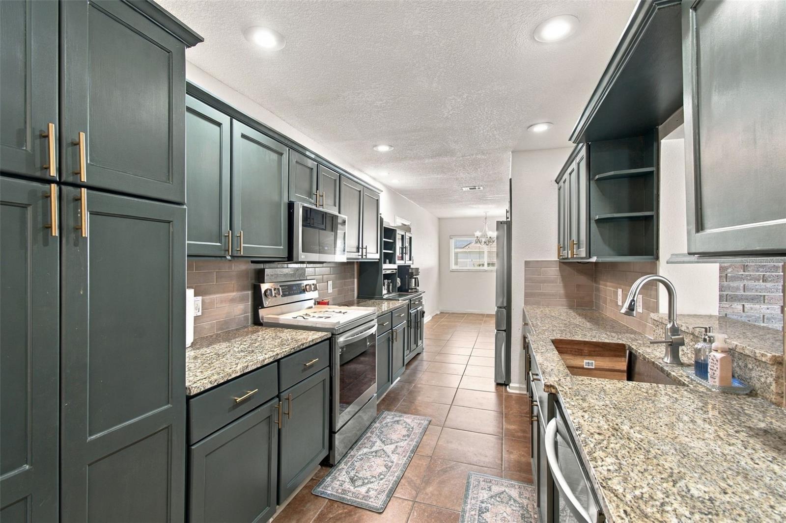1103 RIDGEFIELD DRIVE, Valrico, FL 33594 1103 RIDGEFIELD DRIVE, Valrico, FL 33594