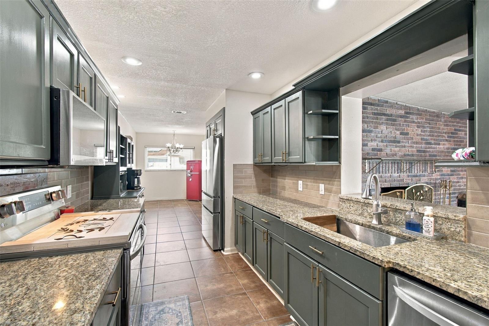 1103 RIDGEFIELD DRIVE, Valrico, FL 33594 1103 RIDGEFIELD DRIVE, Valrico, FL 33594