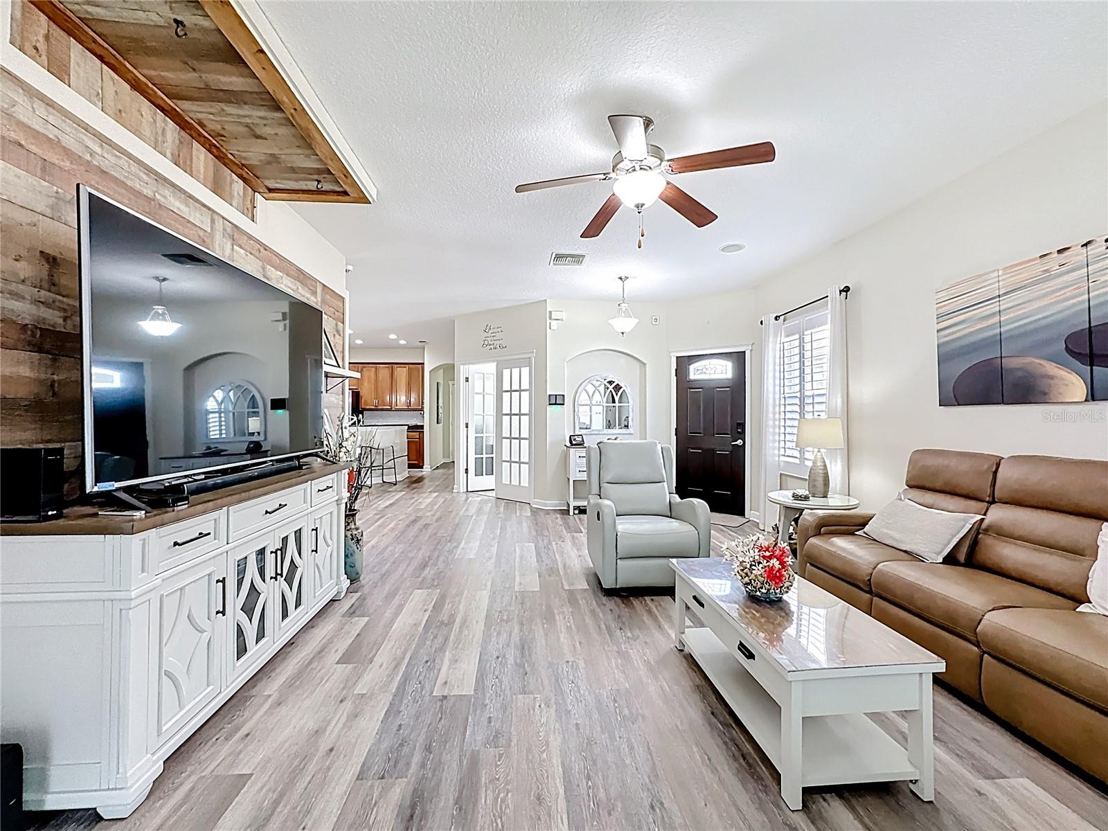 7526 SURREY PINES DRIVE, Apollo Beach, FL 33572