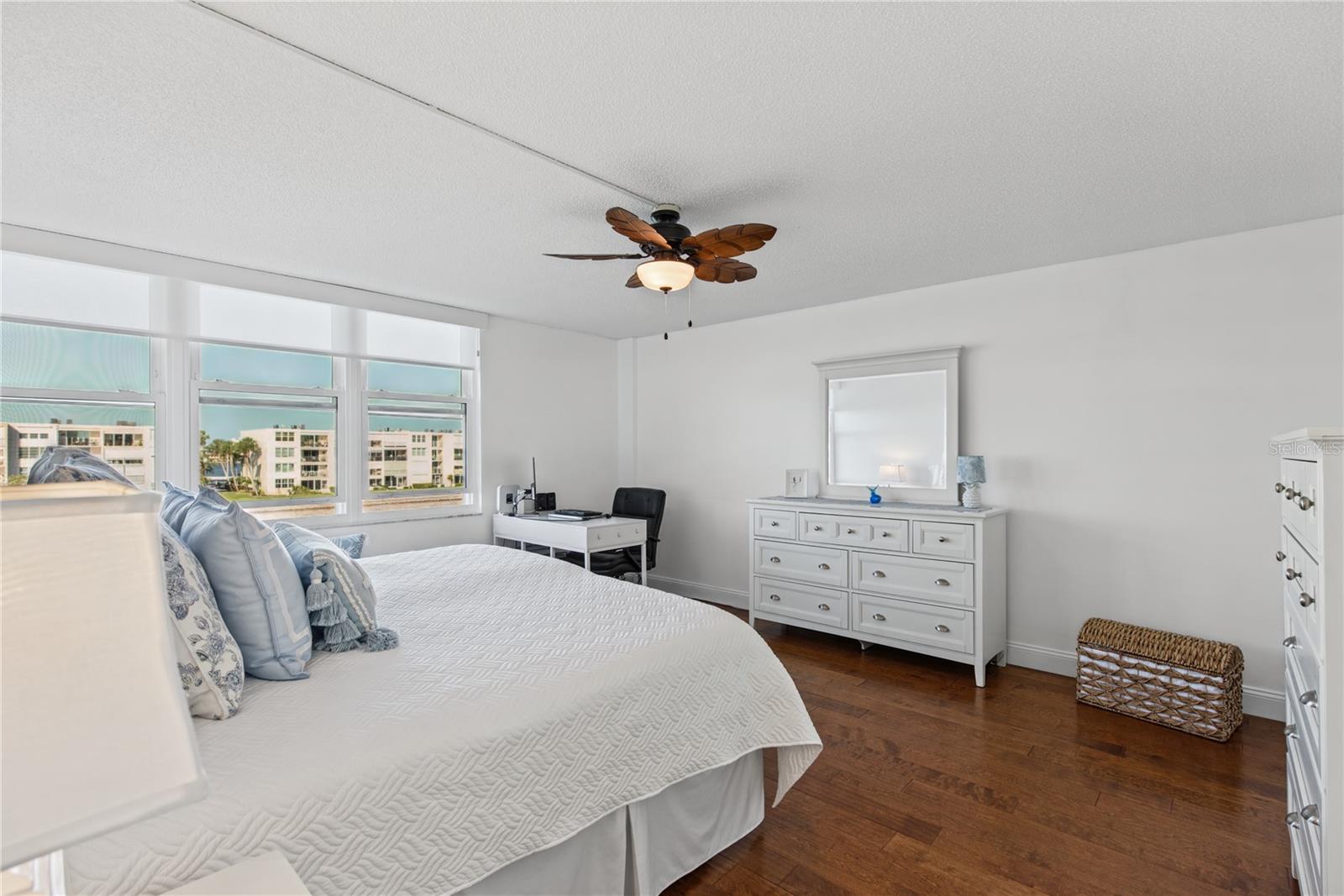7540 BAY ISLAND DRIVE S, #355, South Pasadena, FL 33707