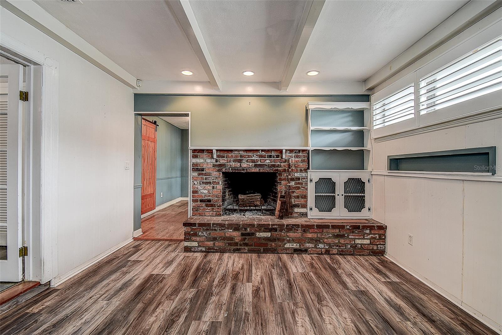 Real Wood Burning Fireplace!