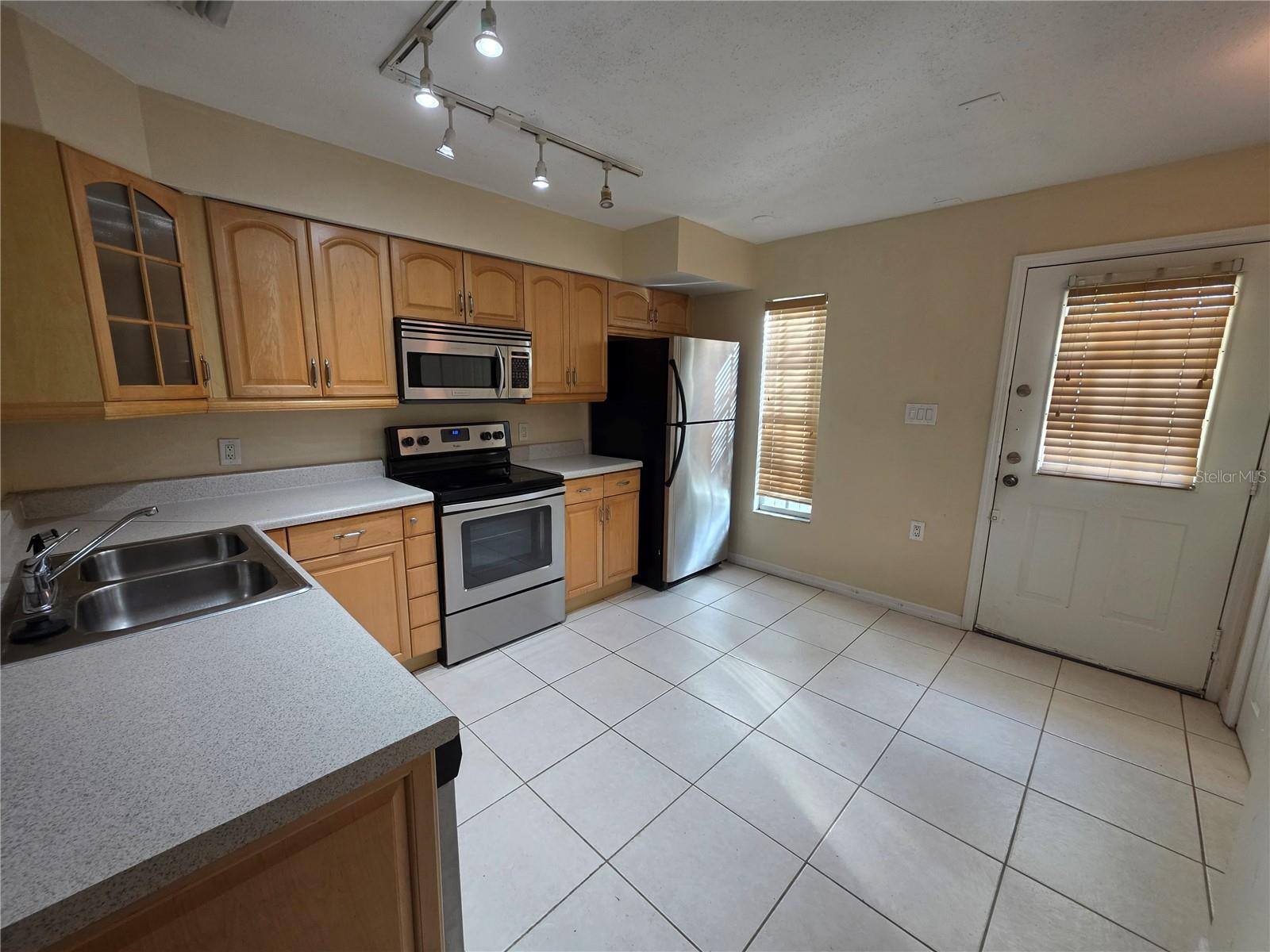 3321 W WYOMING CIRCLE, Tampa, FL 33611 3321 W WYOMING CIRCLE, Tampa, FL 33611