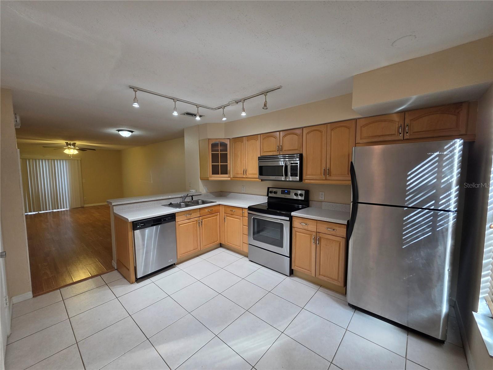 3321 W WYOMING CIRCLE, Tampa, FL 33611 3321 W WYOMING CIRCLE, Tampa, FL 33611