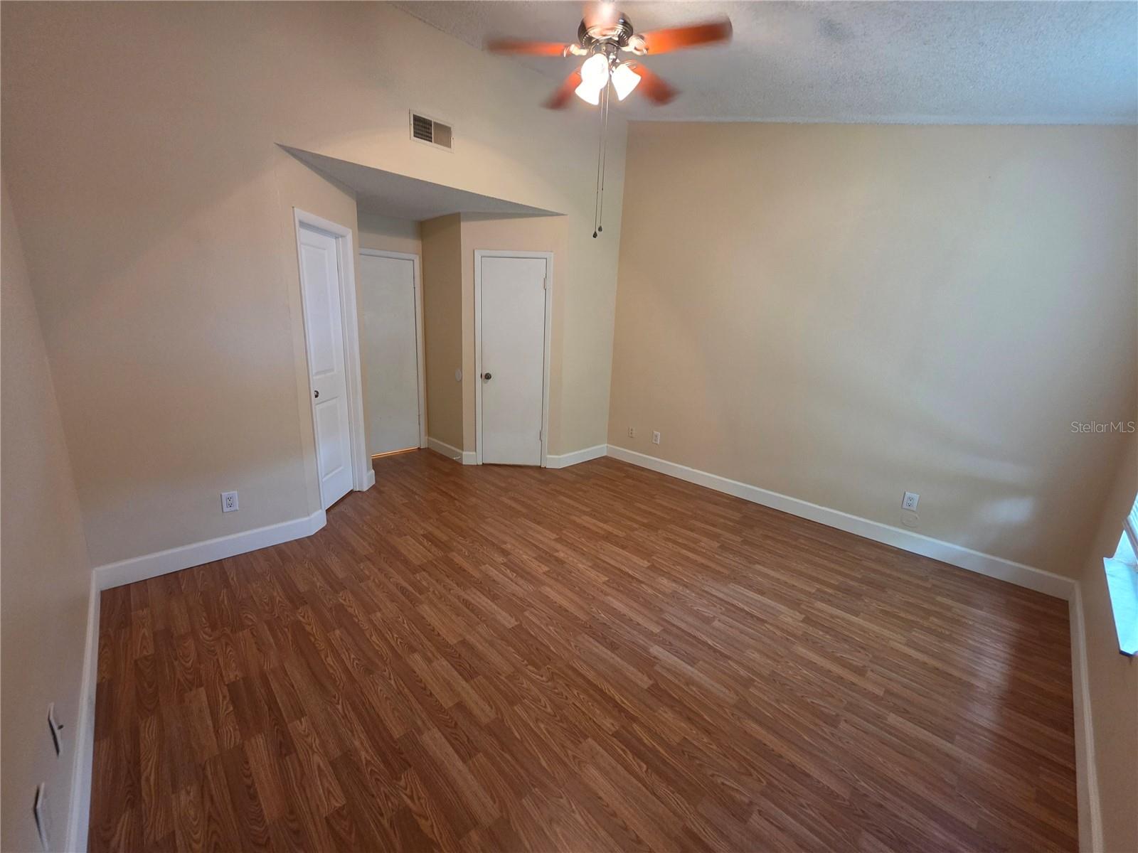 3321 W WYOMING CIRCLE, Tampa, FL 33611