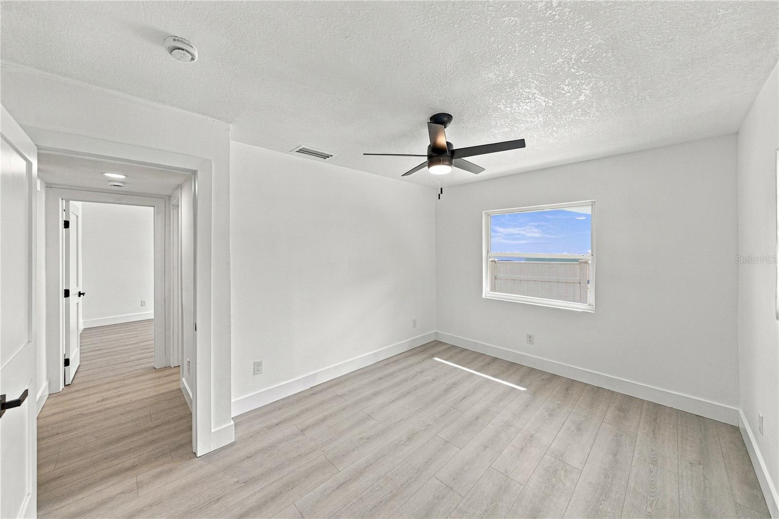 1302 ROBIN ROAD S, St Petersburg, FL 33707