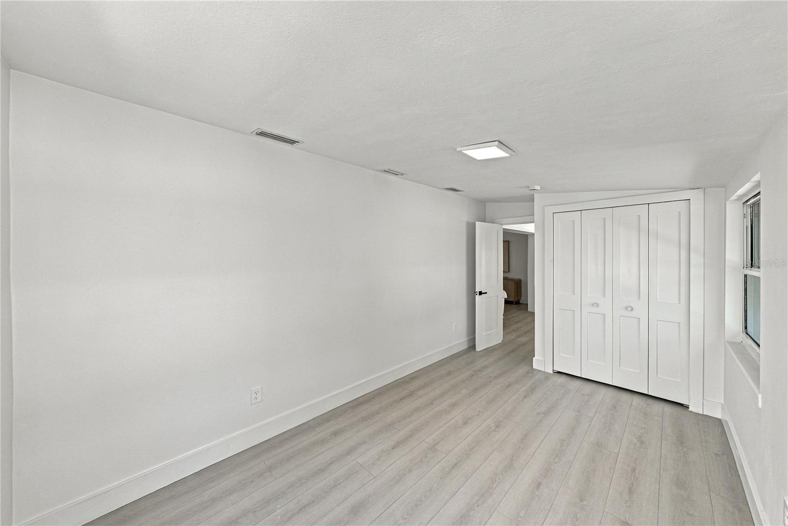 1302 ROBIN ROAD S, St Petersburg, FL 33707