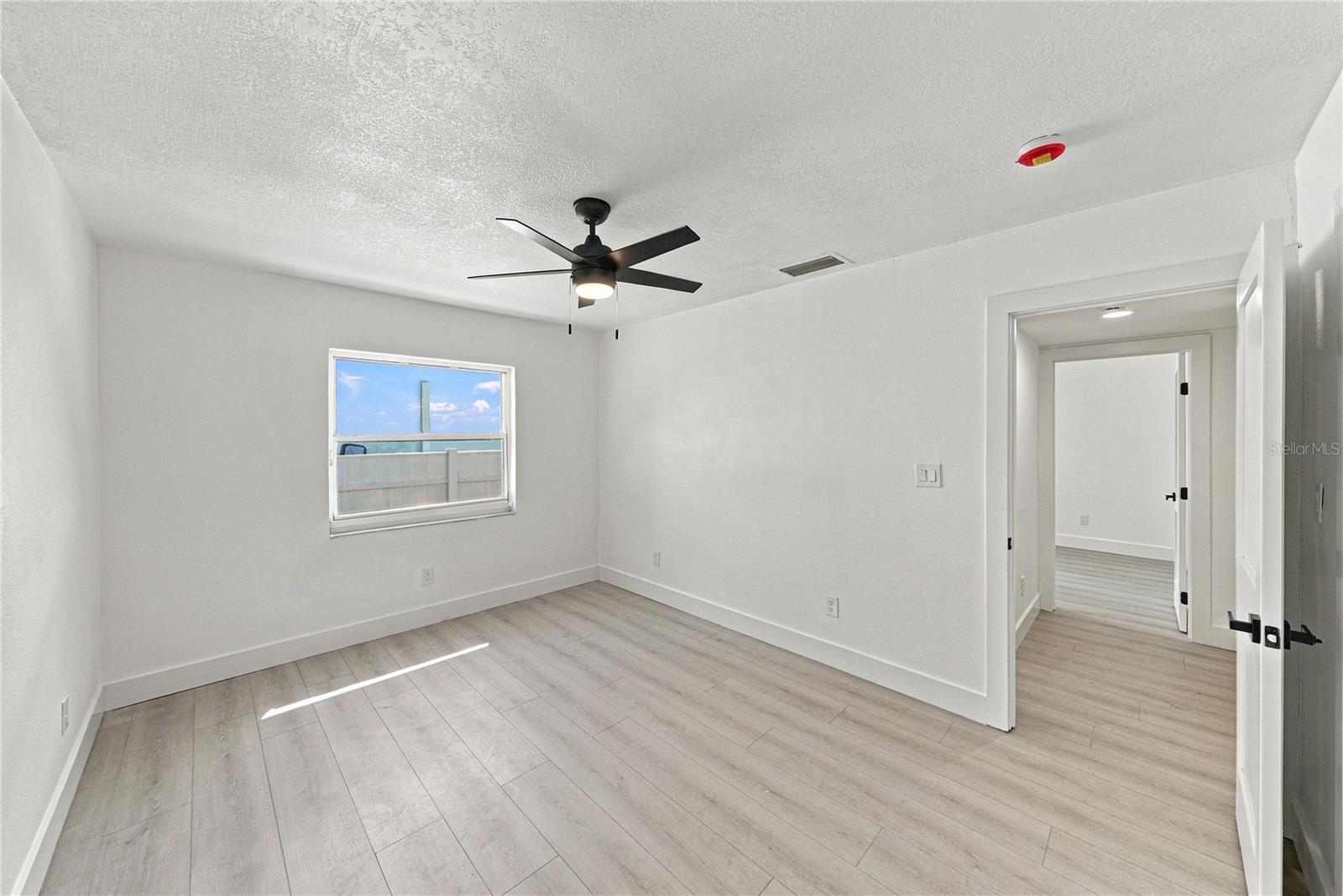 1302 ROBIN ROAD S, St Petersburg, FL 33707