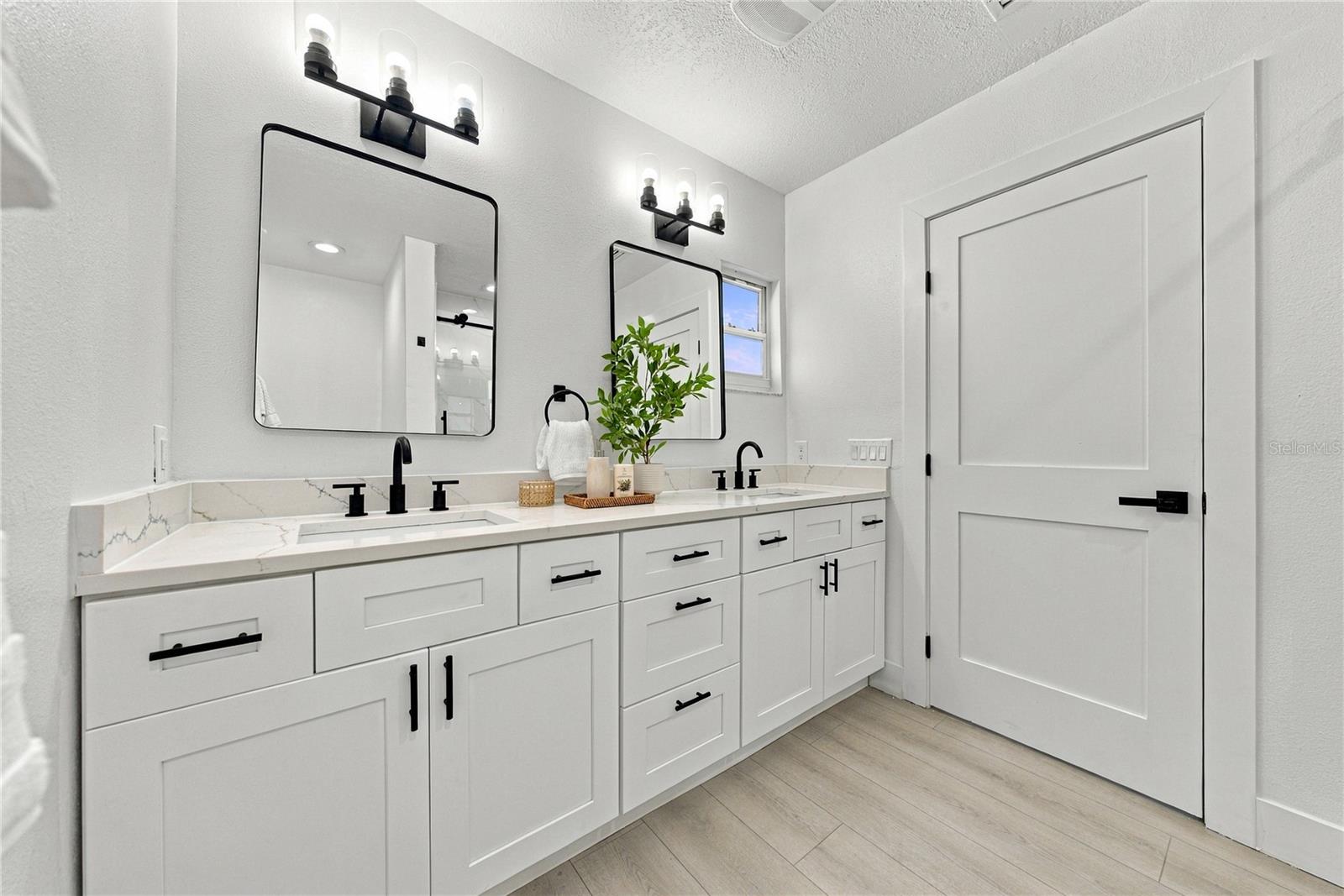 1302 ROBIN ROAD S, St Petersburg, FL 33707
