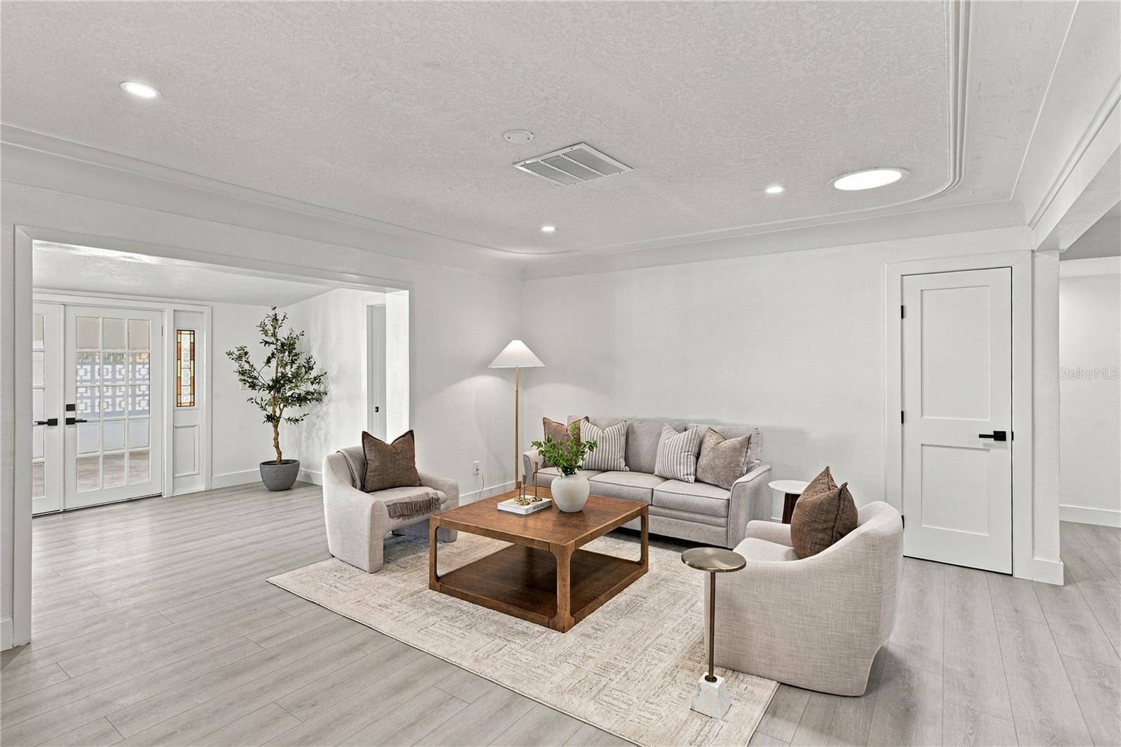 1302 ROBIN ROAD S, St Petersburg, FL 33707