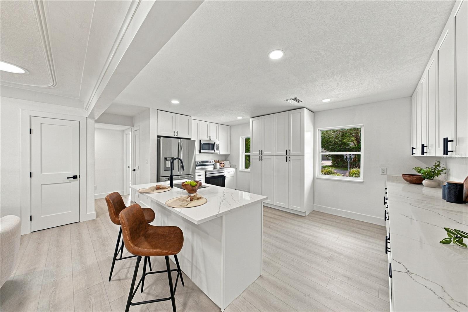 1302 ROBIN ROAD S, St Petersburg, FL 33707