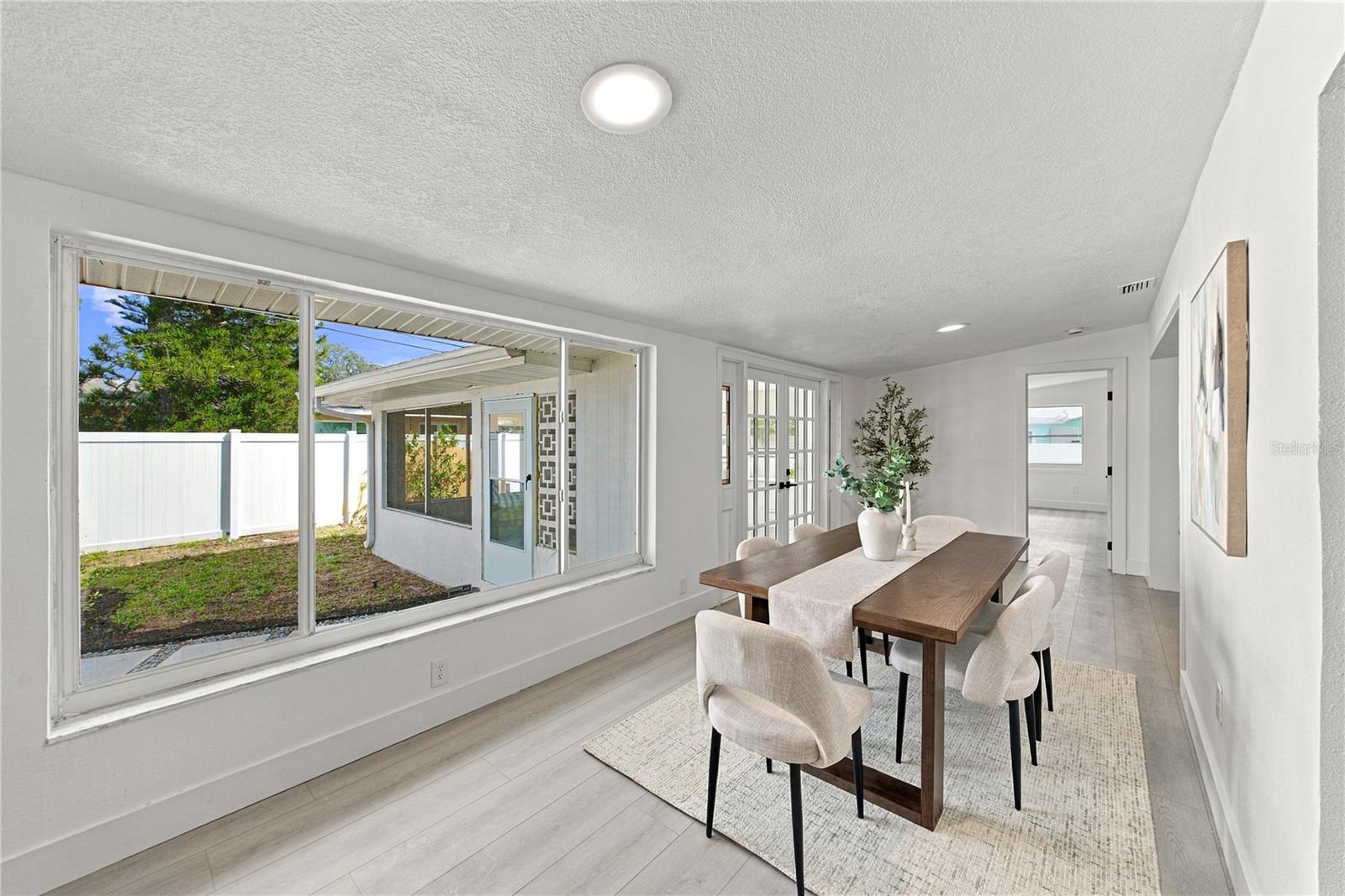 1302 ROBIN ROAD S, St Petersburg, FL 33707