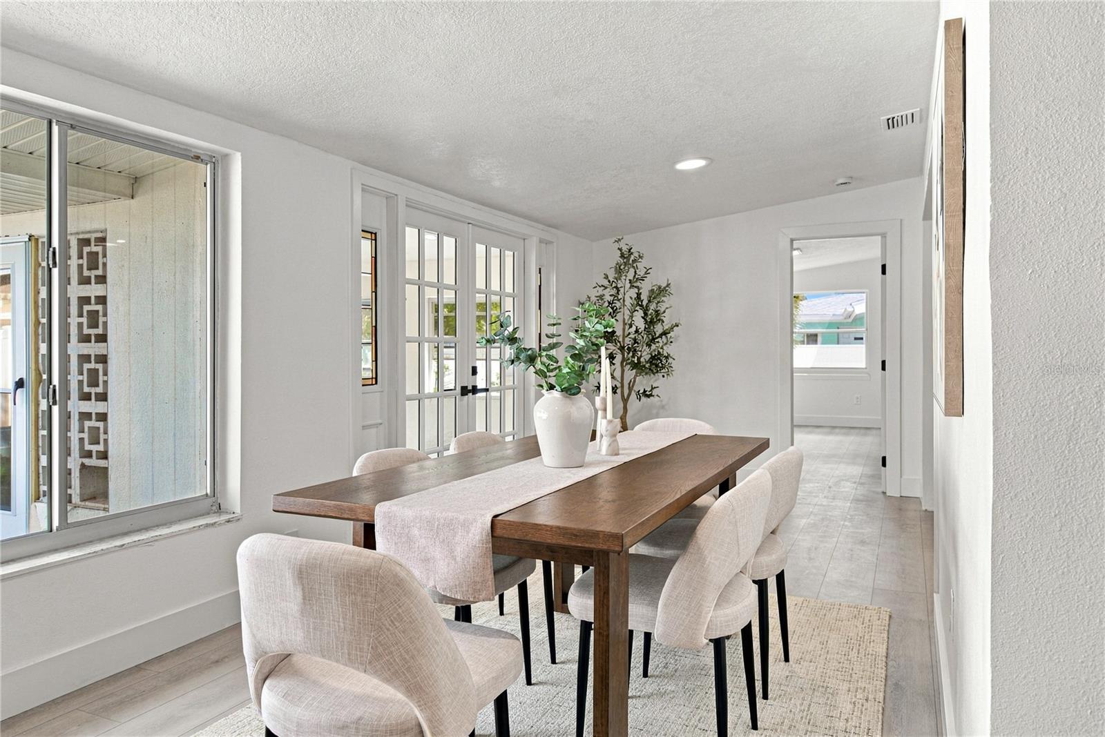1302 ROBIN ROAD S, St Petersburg, FL 33707
