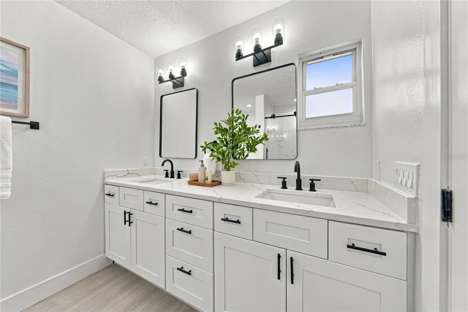 1302 ROBIN ROAD S, St Petersburg, FL 33707