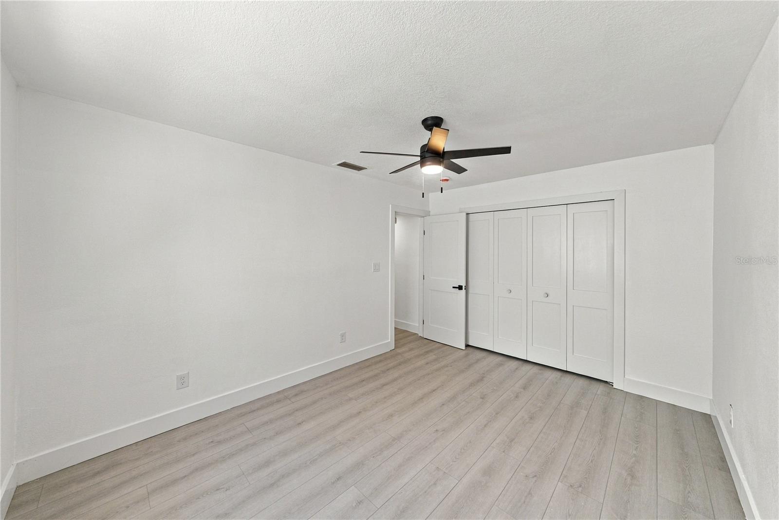 1302 ROBIN ROAD S, St Petersburg, FL 33707