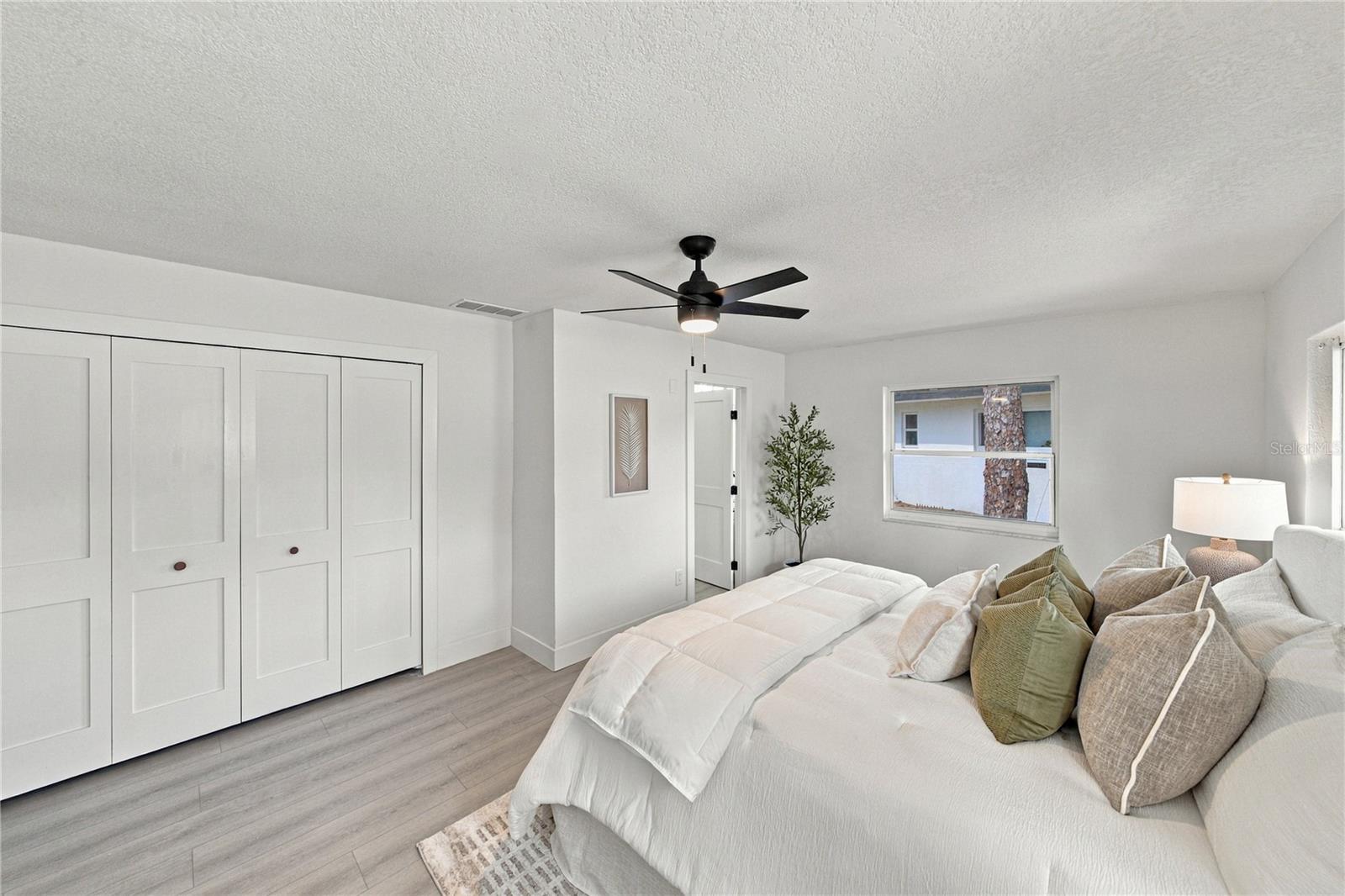 1302 ROBIN ROAD S, St Petersburg, FL 33707