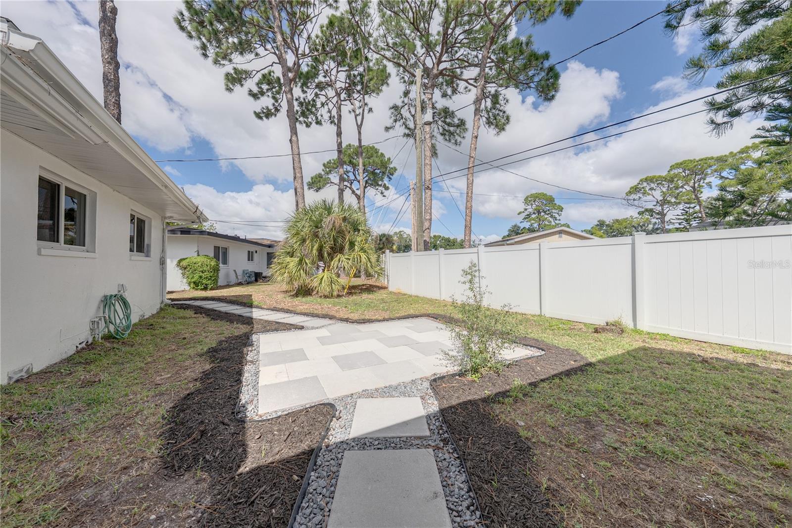 1302 ROBIN ROAD S, St Petersburg, FL 33707