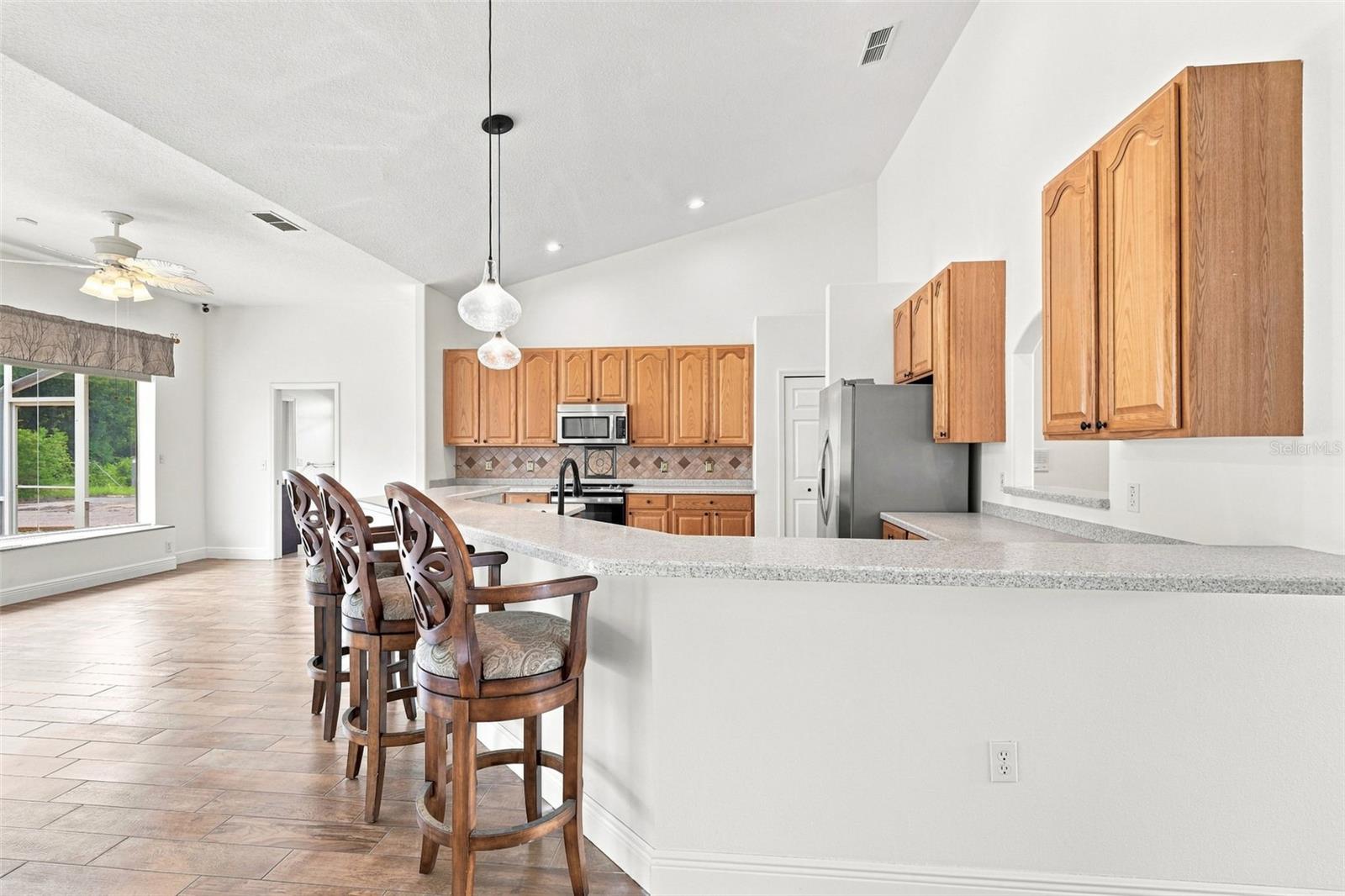 KITCHEN BAR TOP