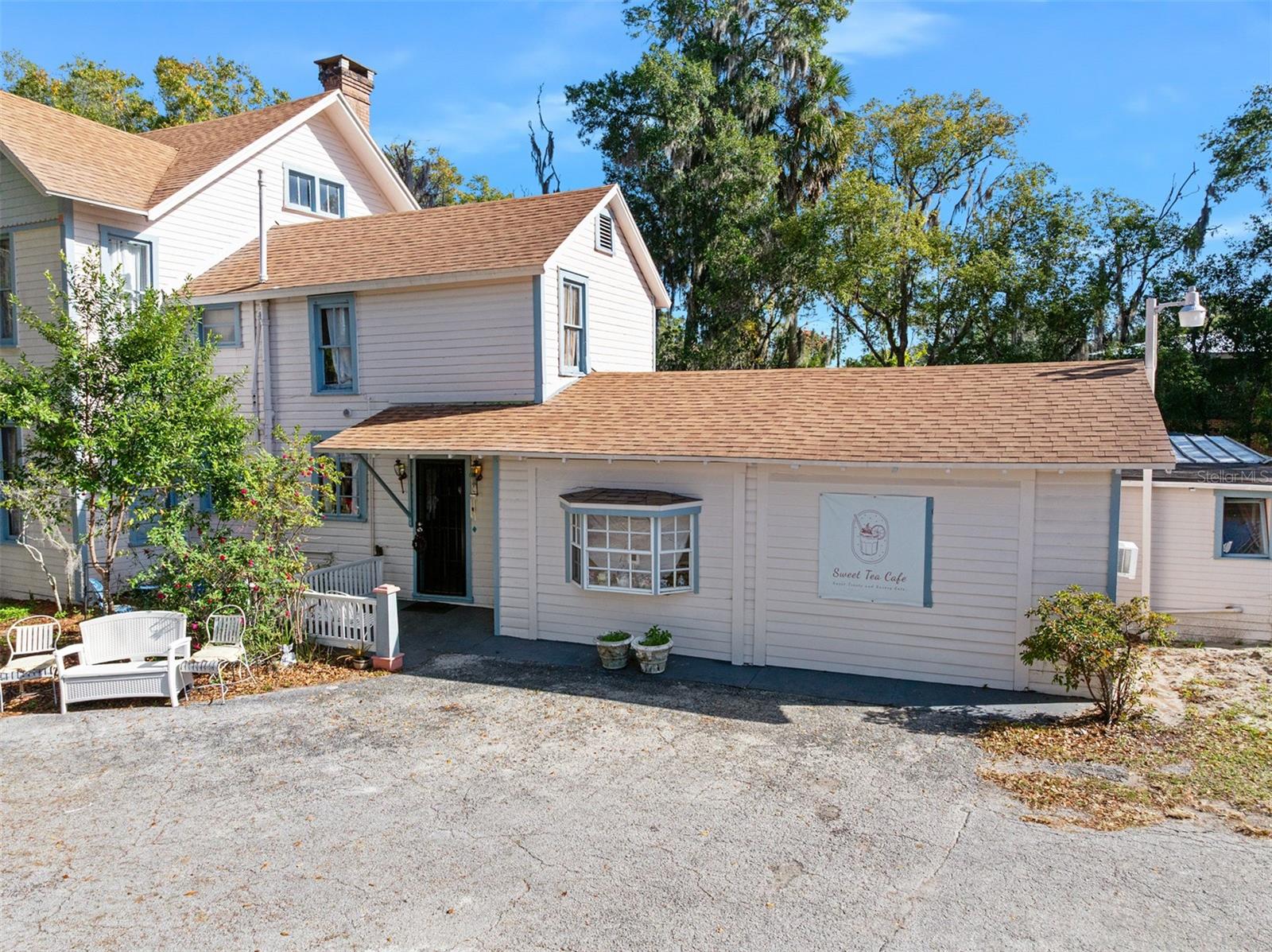 228 W HOWRY AVENUE, Deland, FL 32720