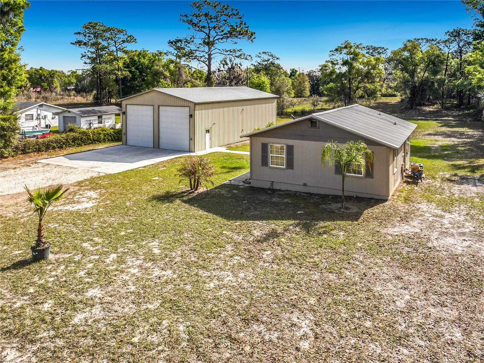 4611 GRAND AVENUE, De Leon Springs, FL 32130