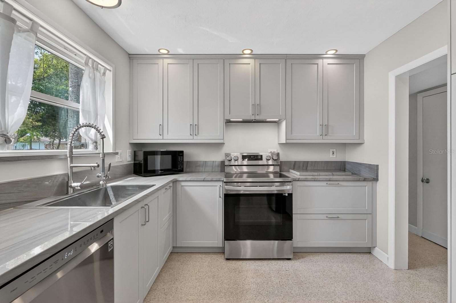1238 SUWANEE ROAD, Daytona Beach, FL 32114