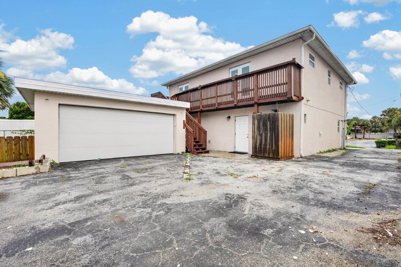 2005 SCHULTE AVENUE, Daytona Beach, FL 32118