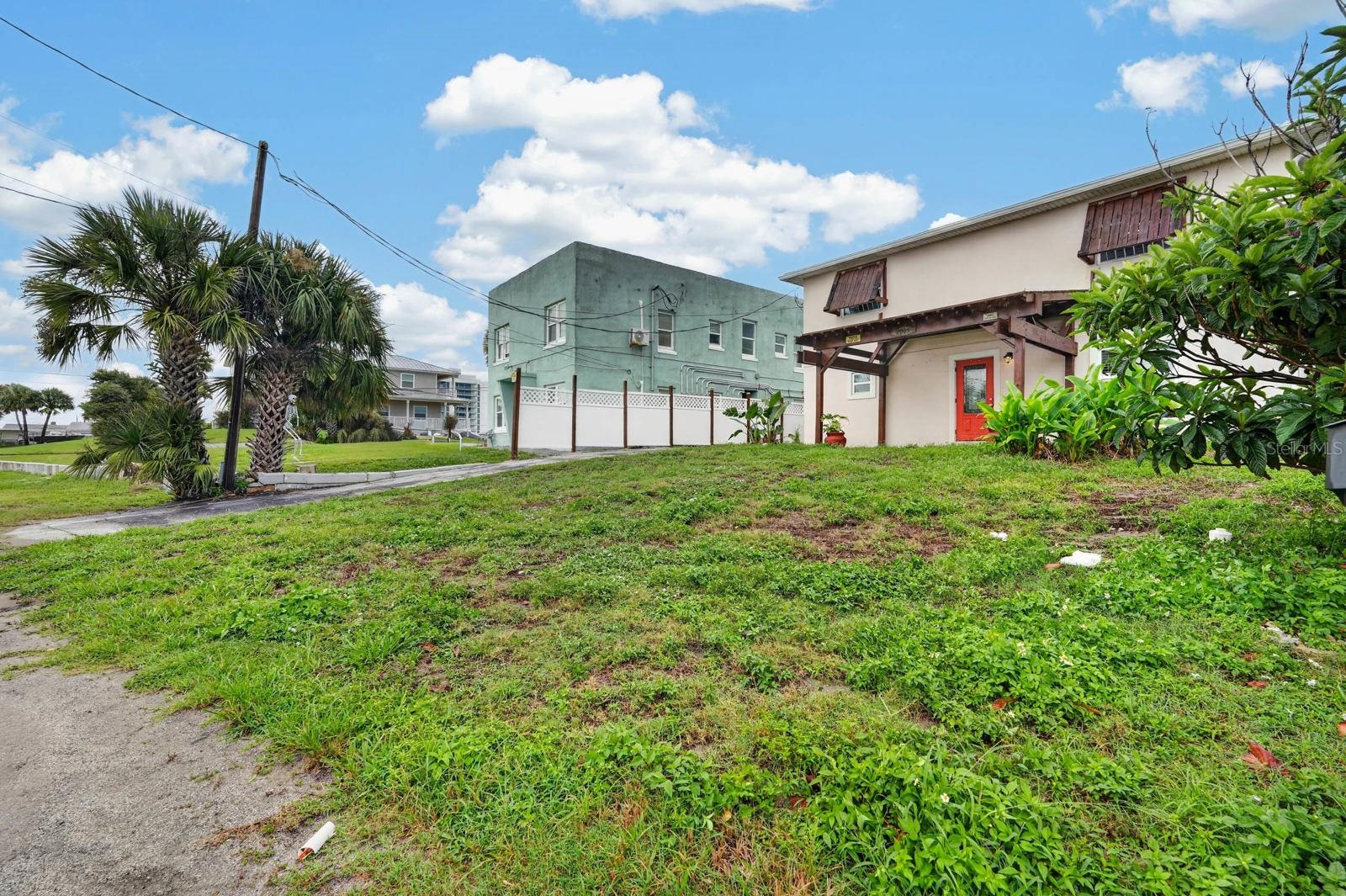 2005 SCHULTE AVENUE, Daytona Beach, FL 32118