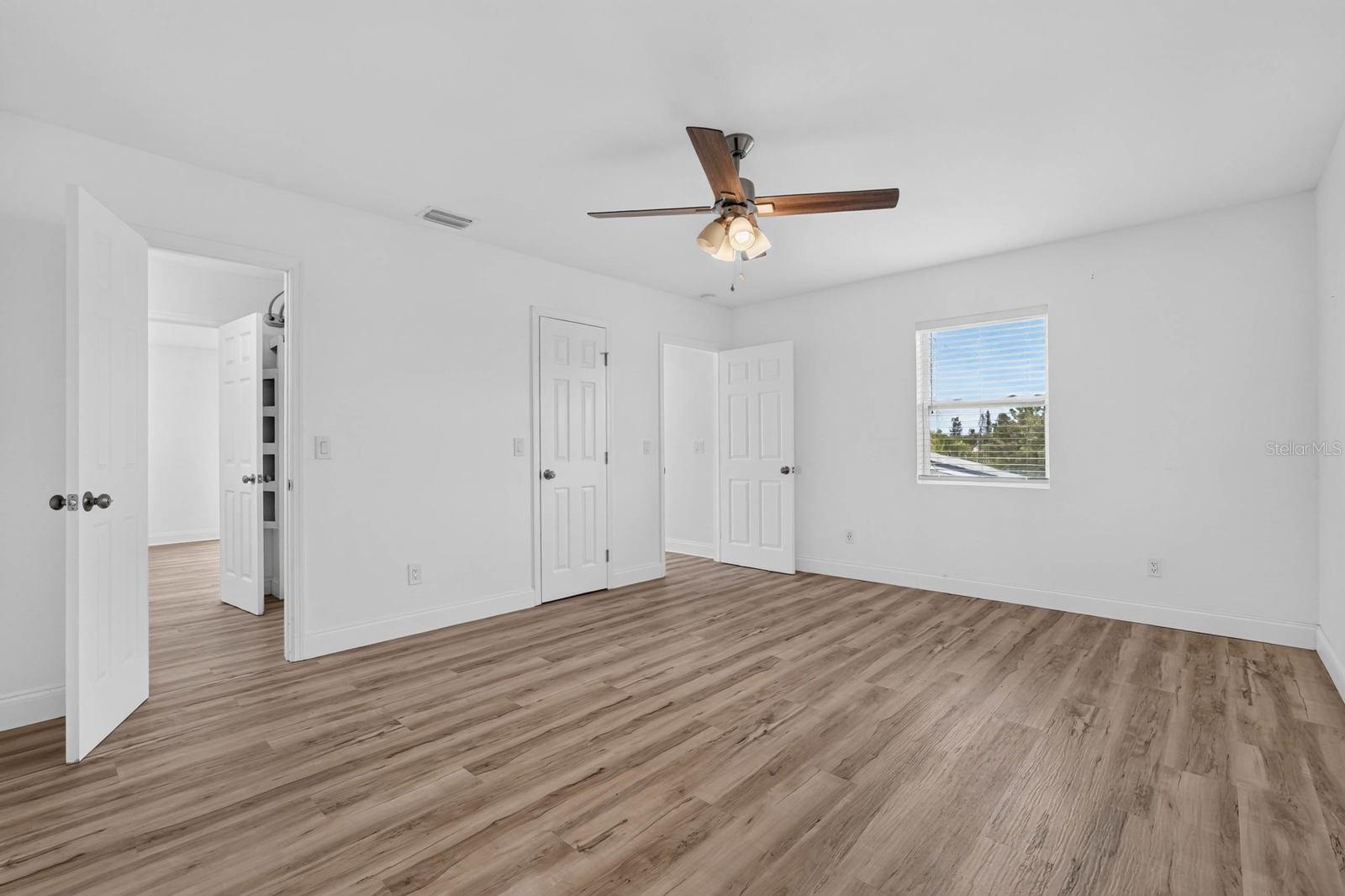 2005 SCHULTE AVENUE, Daytona Beach, FL 32118