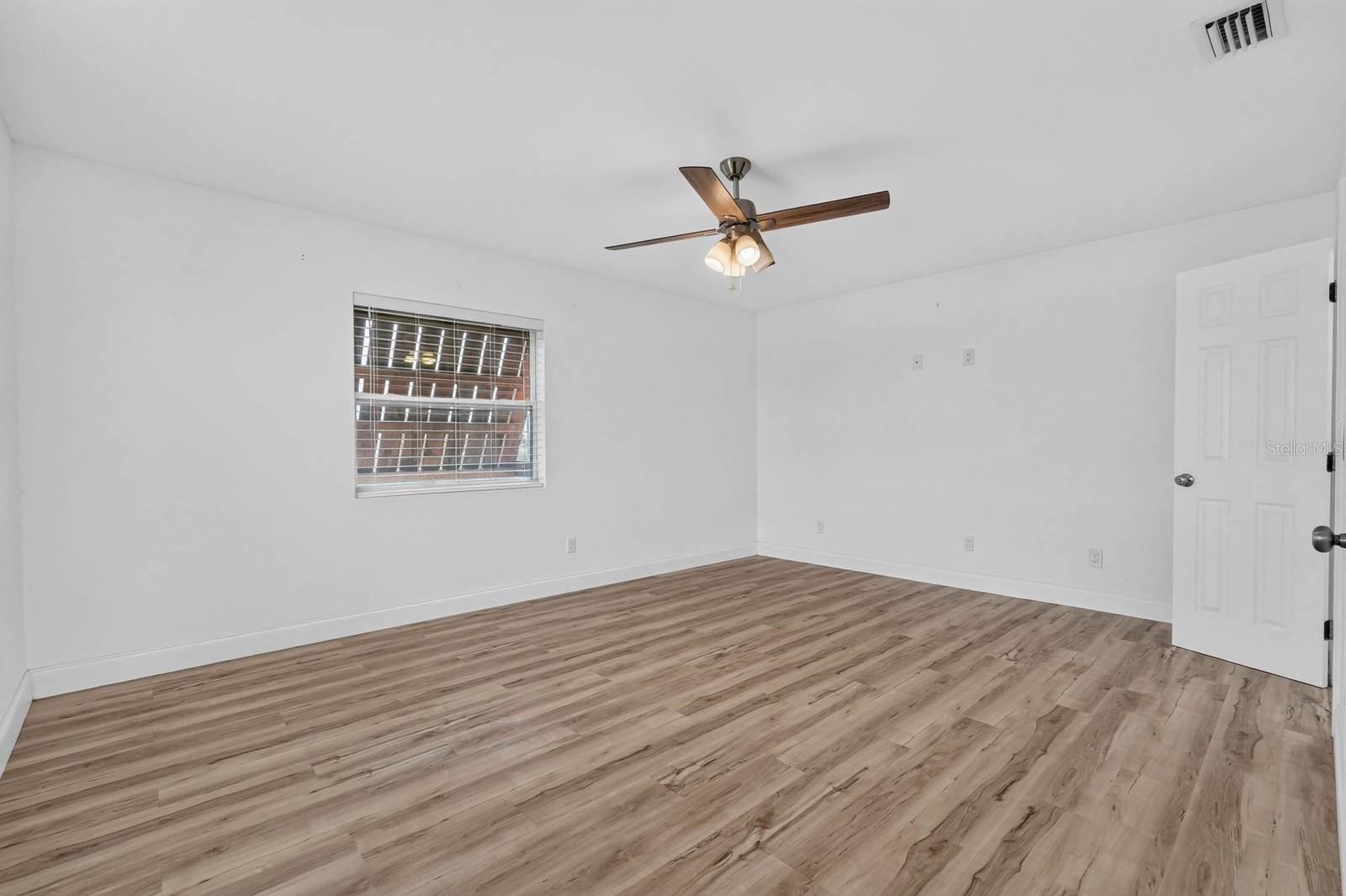 2005 SCHULTE AVENUE, Daytona Beach, FL 32118