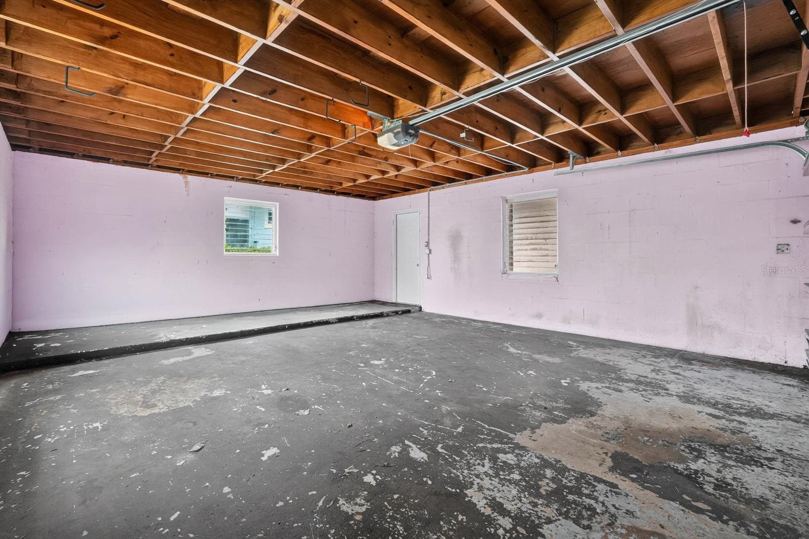 2005 SCHULTE AVENUE, Daytona Beach, FL 32118