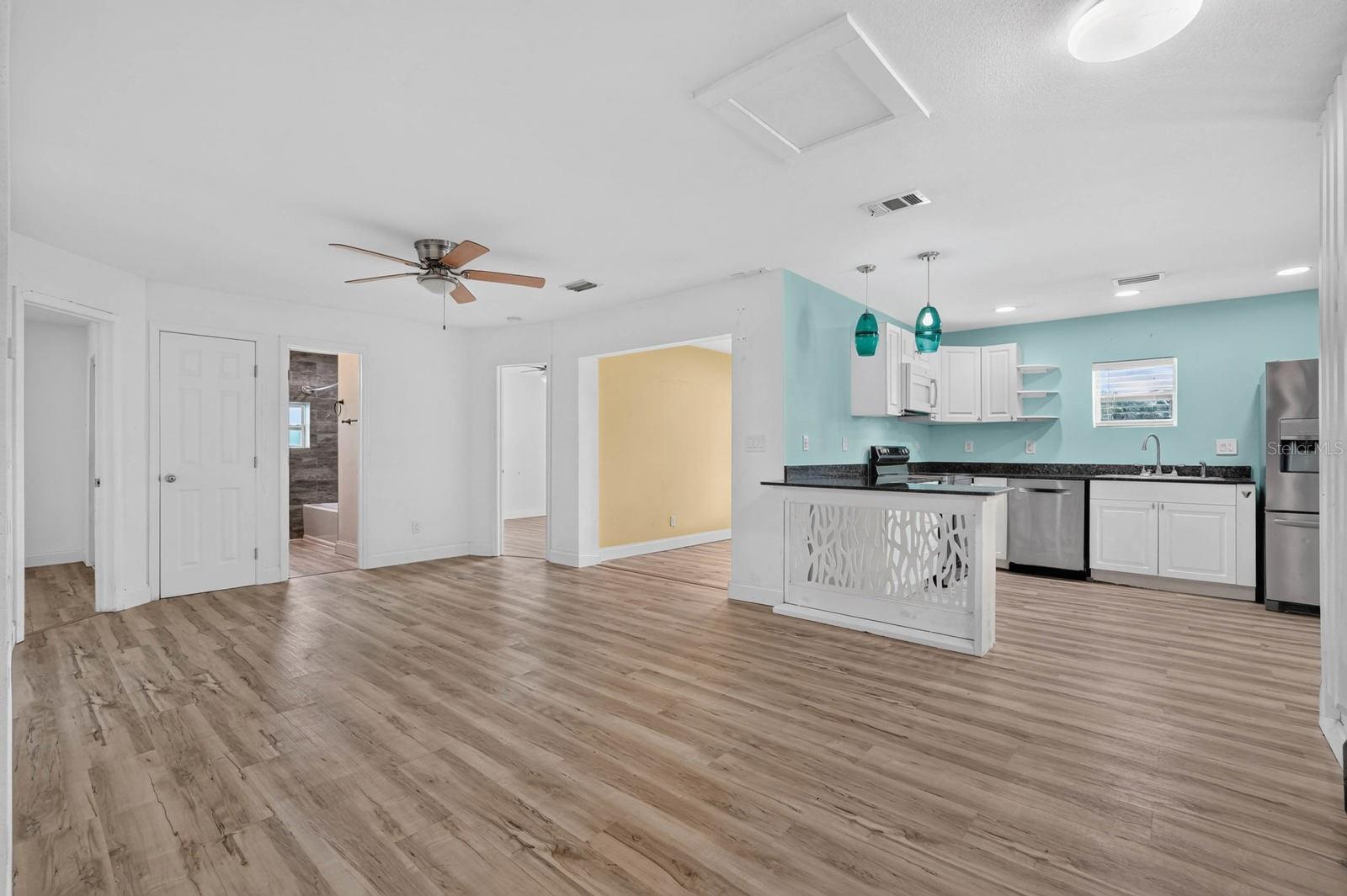 2005 SCHULTE AVENUE, Daytona Beach, FL 32118