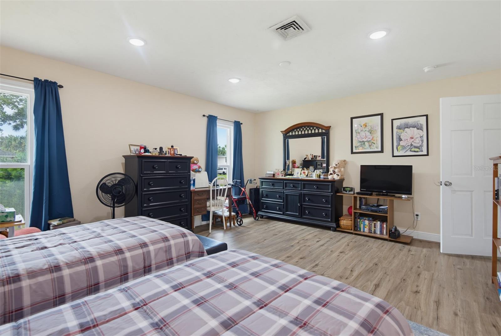 33 SANDCASTLE DRIVE, Ormond Beach, FL 32176