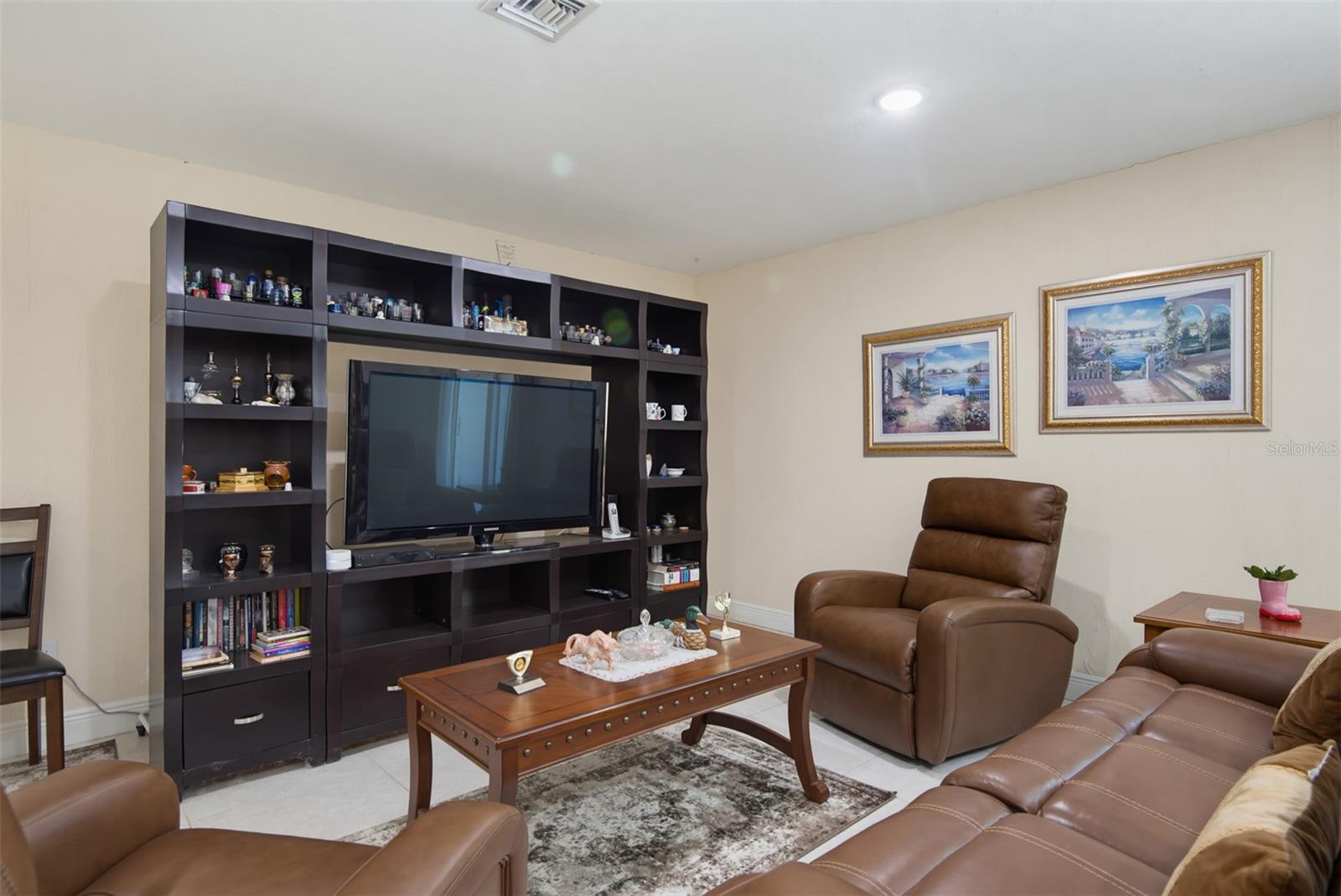 33 SANDCASTLE DRIVE, Ormond Beach, FL 32176
