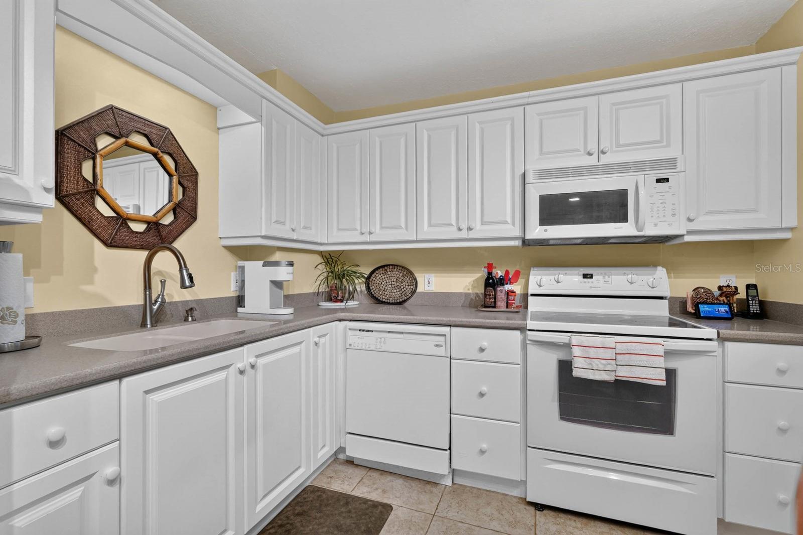 925 N HALIFAX AVENUE, #403, Daytona Beach, FL 32118
