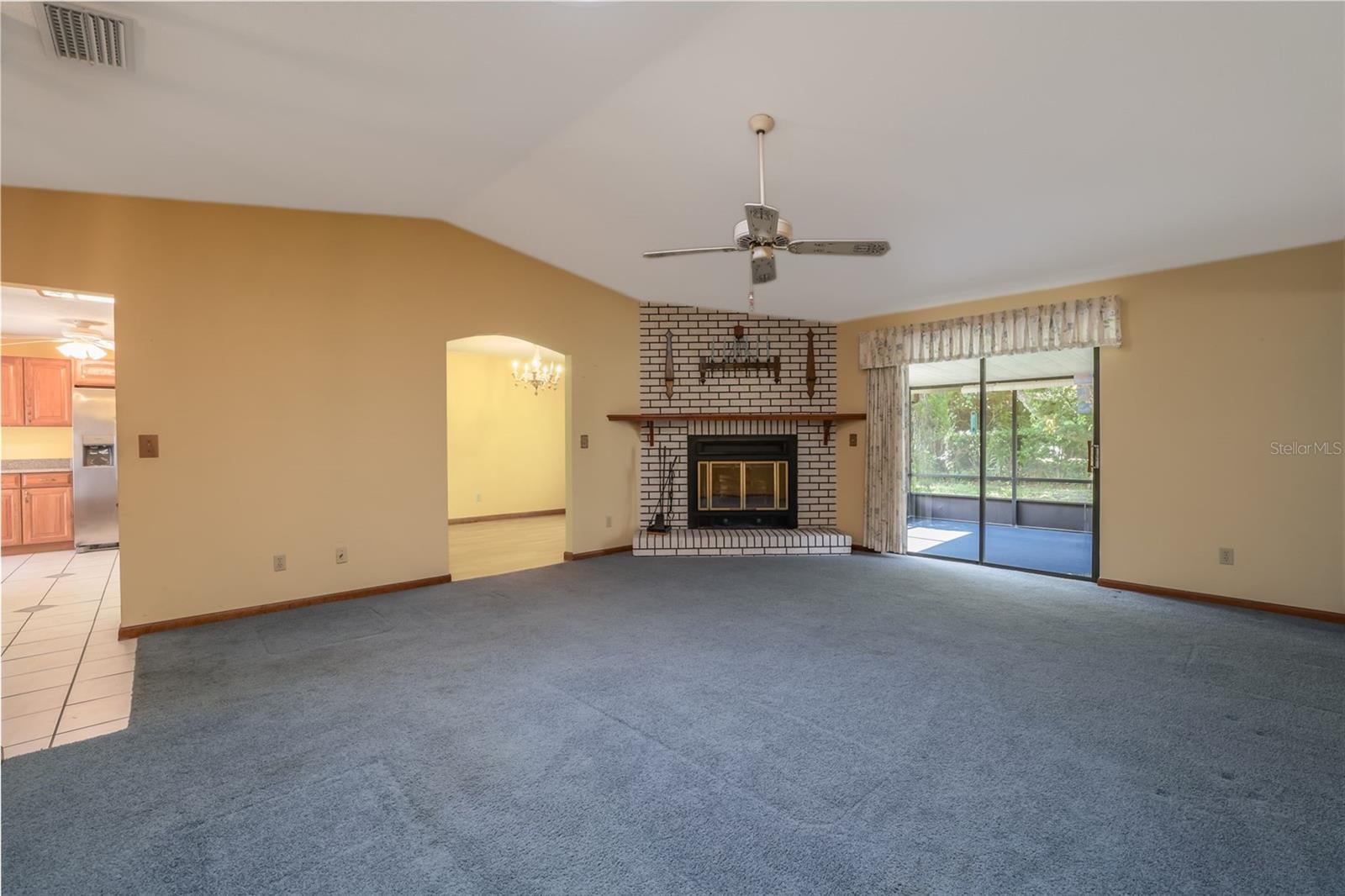 Living Room to screened Lanai