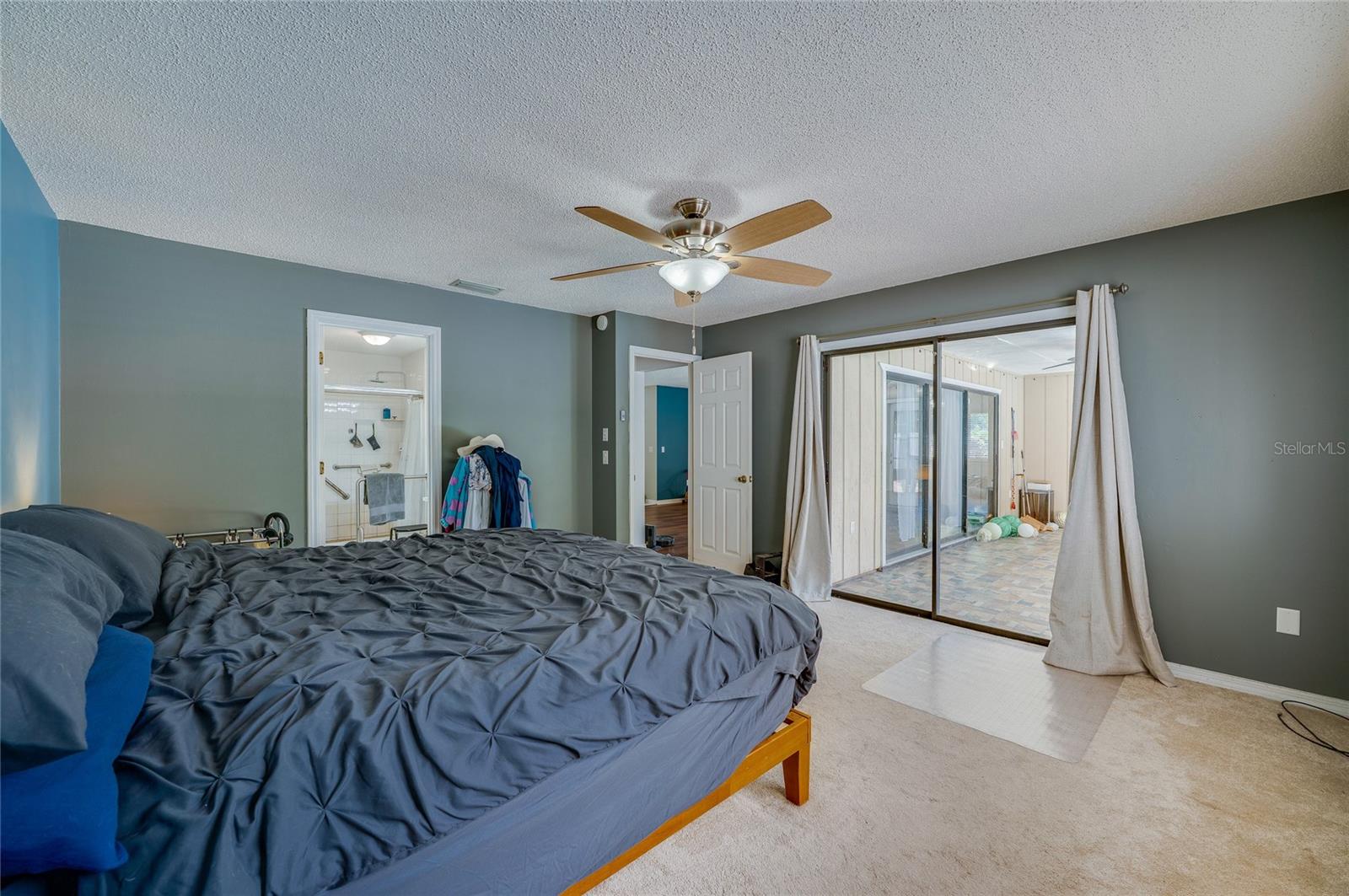 1040 W VILLAGE GREEN ROAD, Deland, FL 32720