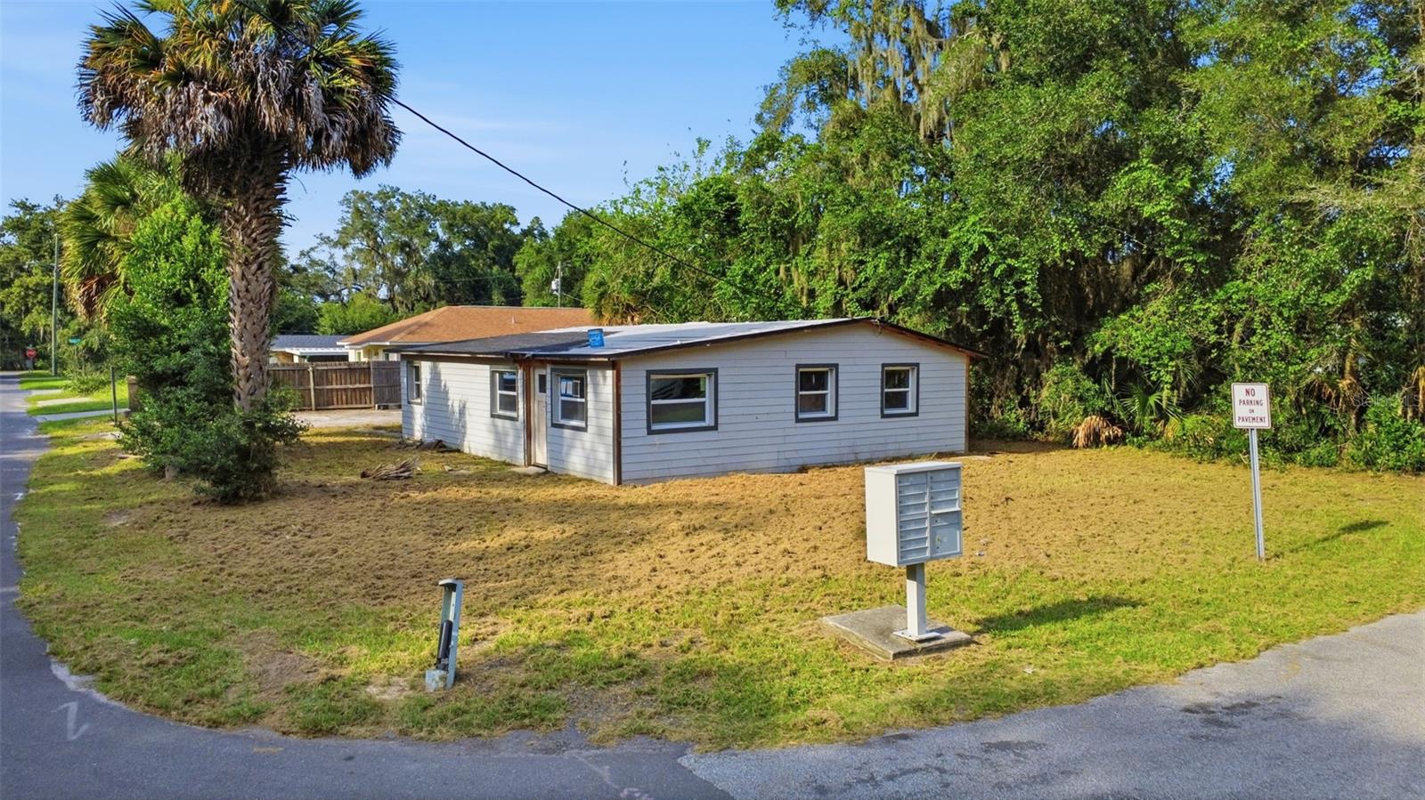 921 S SALISBURY AVENUE, Deland, FL 32720