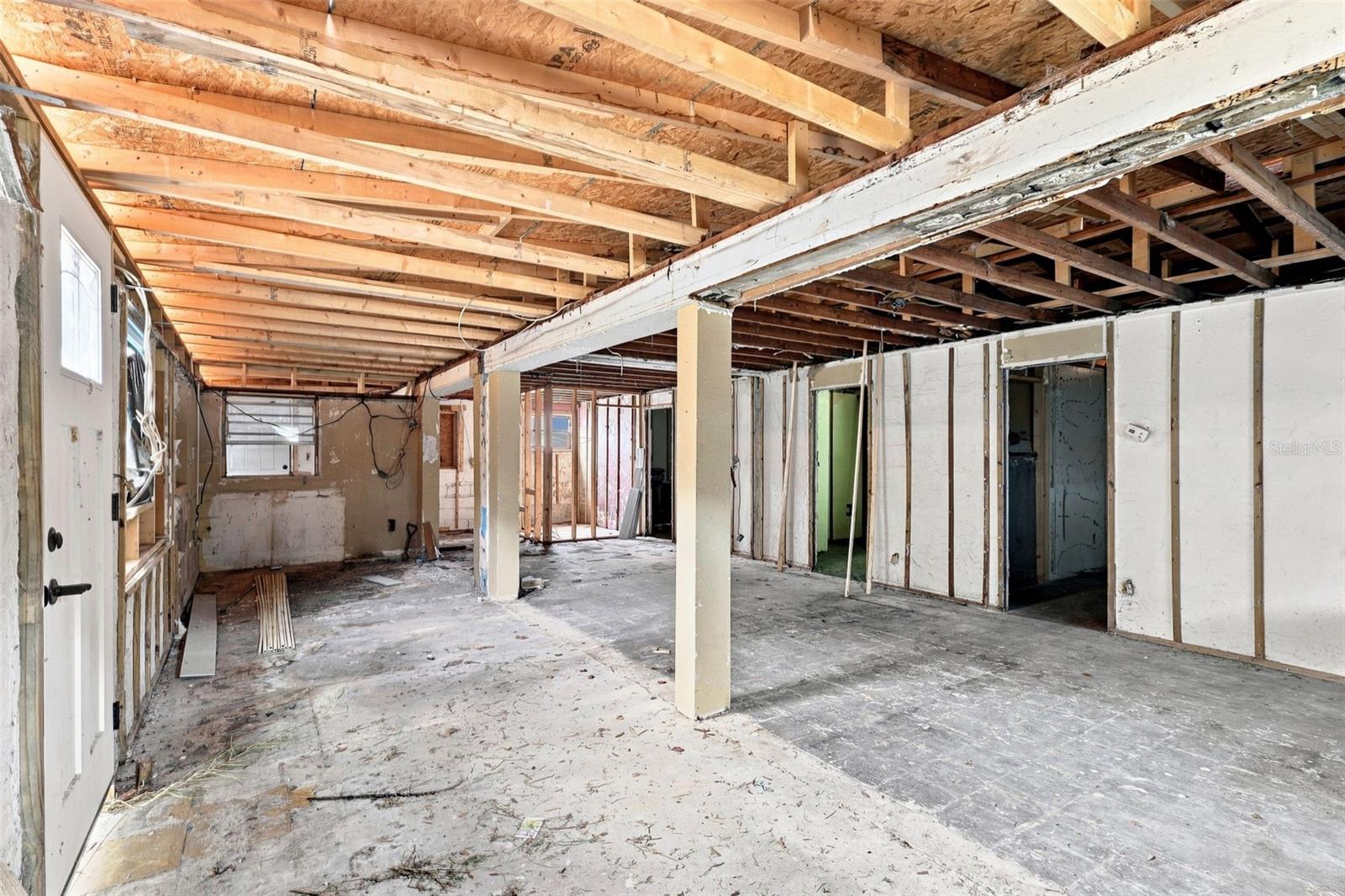 921 S SALISBURY AVENUE, Deland, FL 32720
