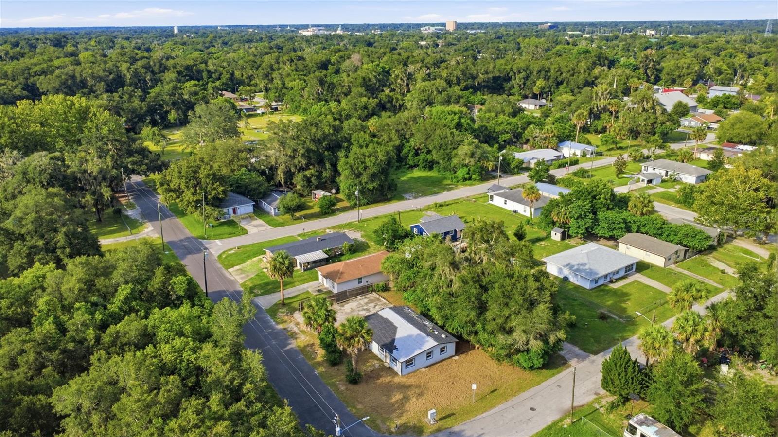 921 S SALISBURY AVENUE, Deland, FL 32720