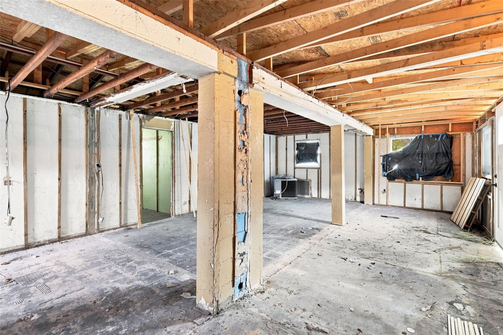 921 S SALISBURY AVENUE, Deland, FL 32720