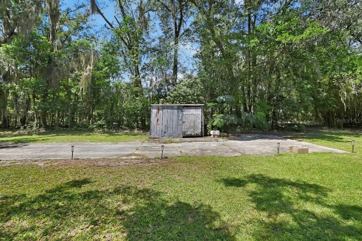 Virtually modified back yard